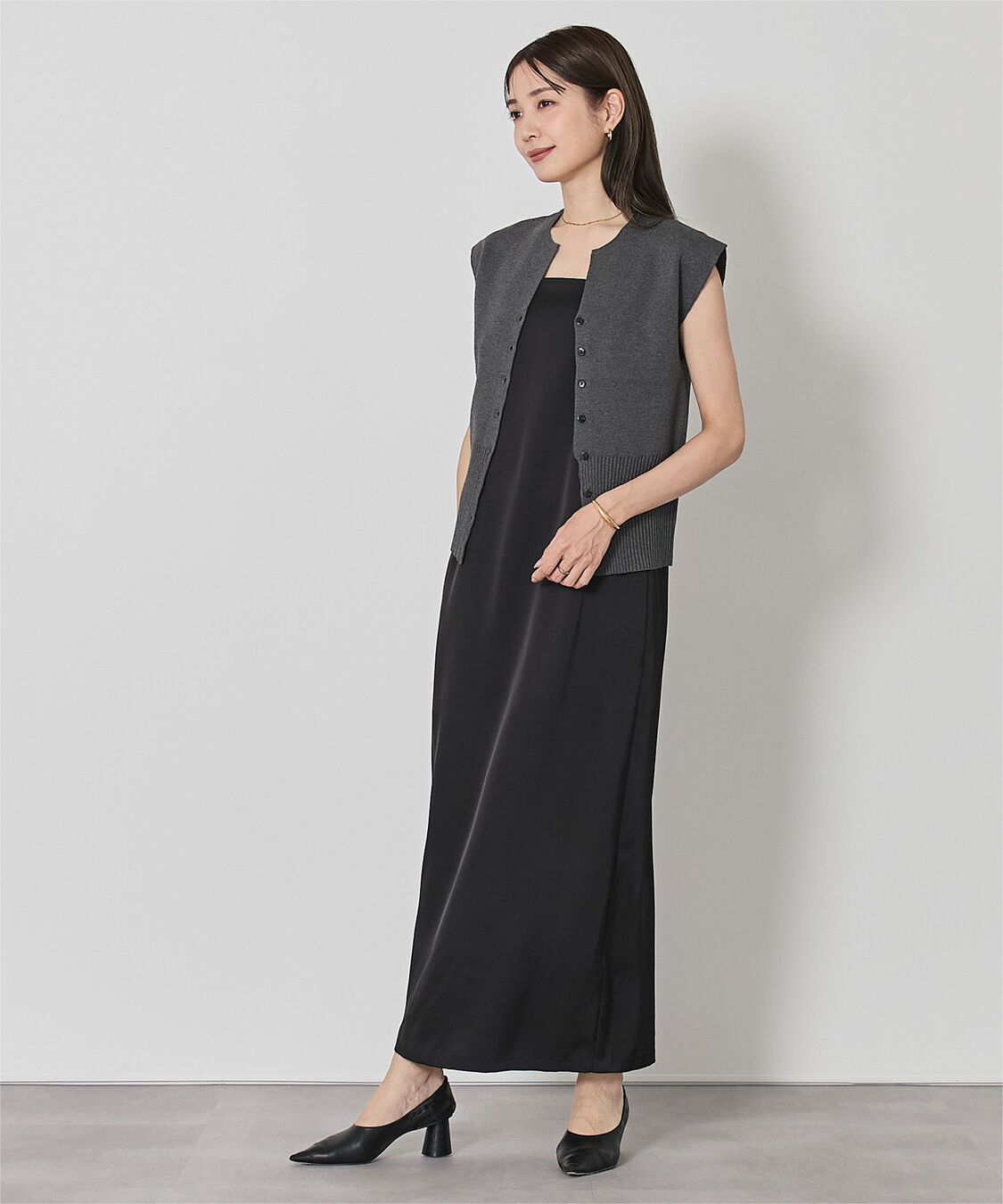 ur's「サテンキャミソールワンピース」|ワンピース|ブラック