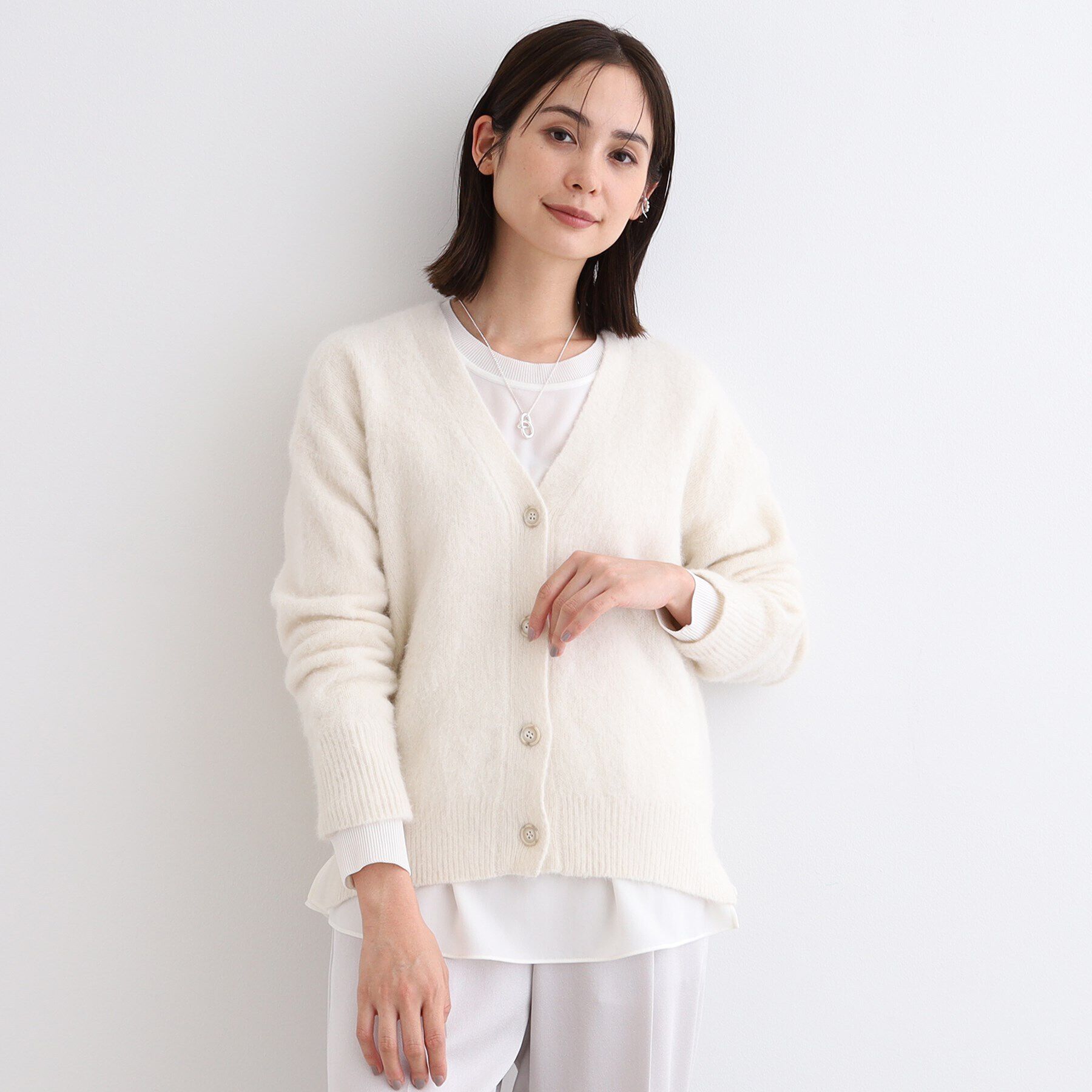 INDIVI「【フォックス混】ヘアリーゆるニットカーディガン」|カーディガン|ライトベージュ(05