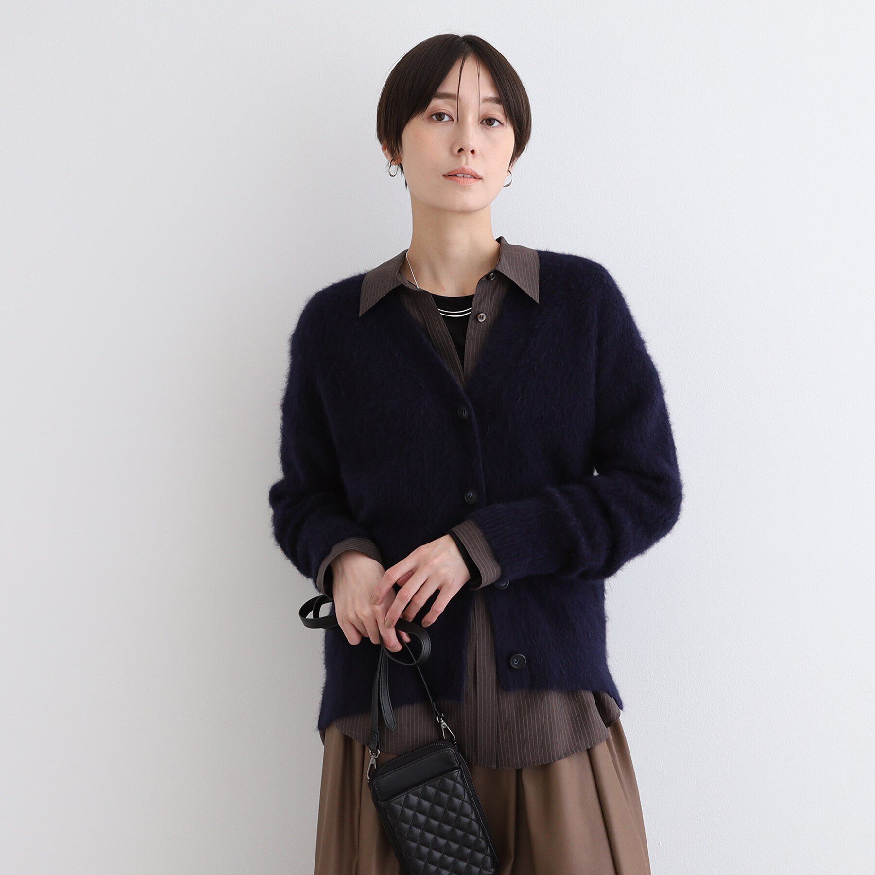 INDIVI「【フォックス混】ヘアリーゆるニットカーディガン」|カーディガン|ネイビー(094)