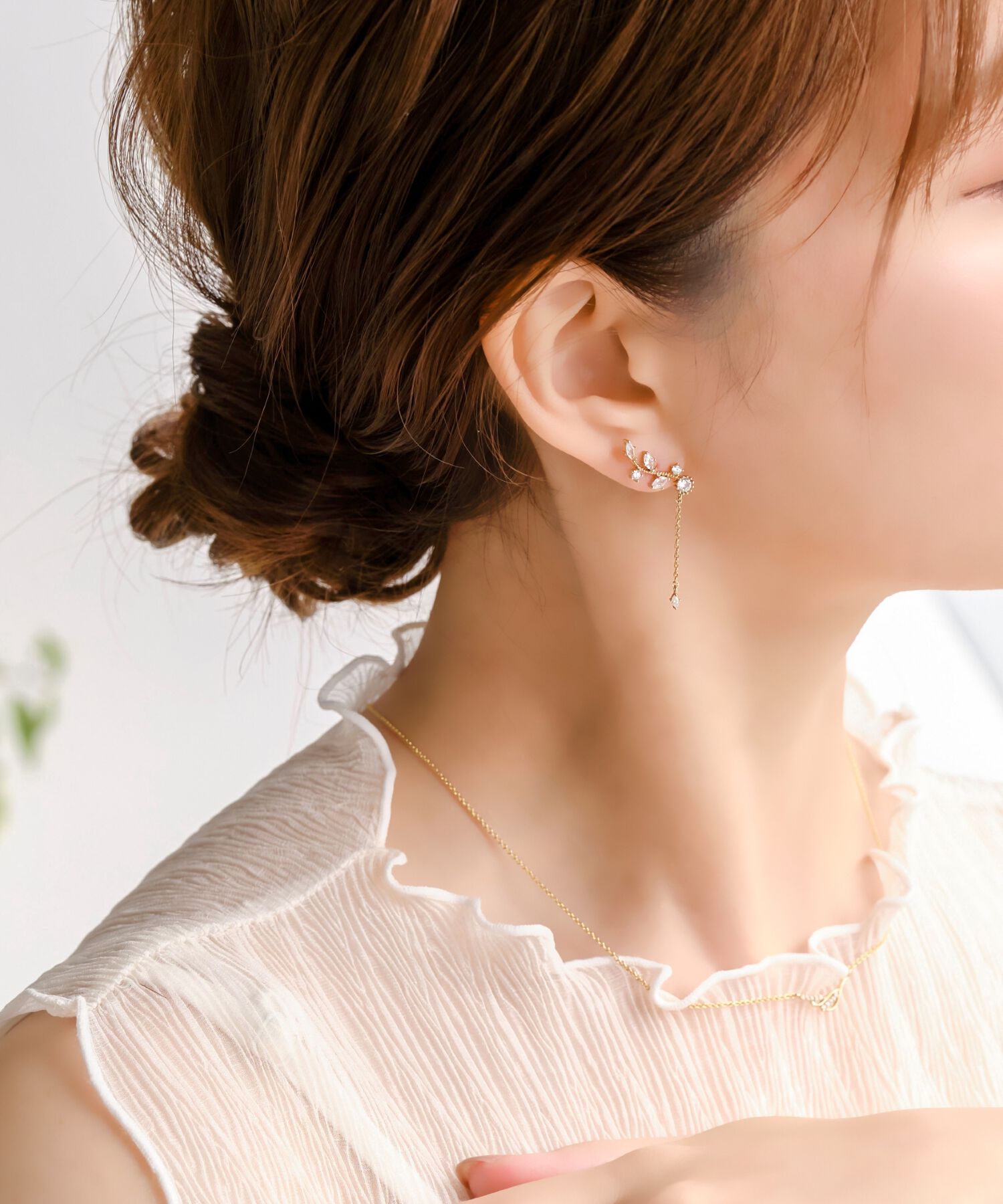 Phoebe「【シリーズ累計販売10000点突破！】2wayフラワリービジューピアス&イヤリング　ゴールド」|ピアス|