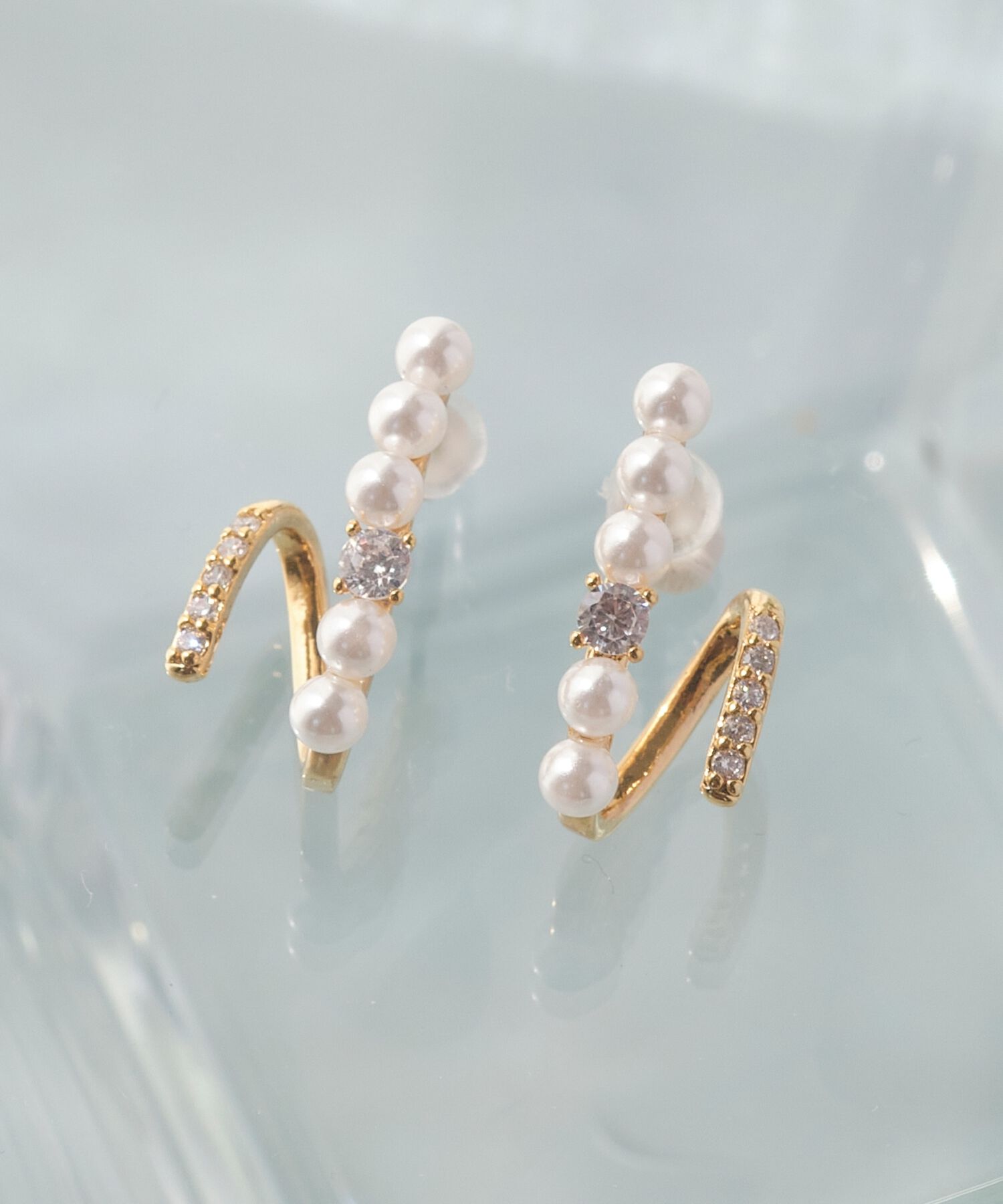 Phoebe「トラバースパールピアス」|ピアス|