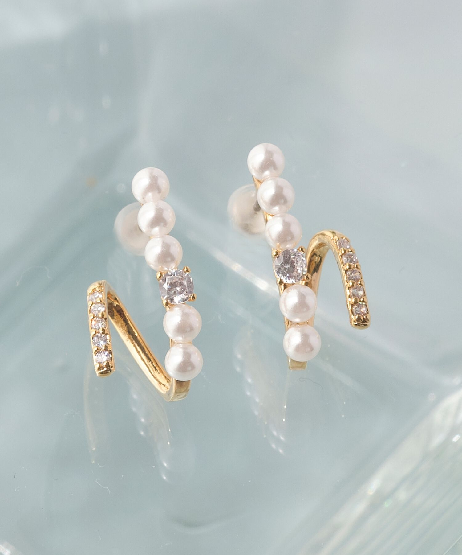 Phoebe「トラバースパールピアス」|ピアス|