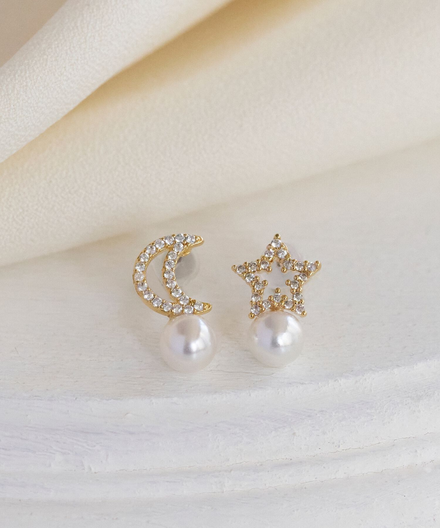 Phoebe「ムーンスターパールピアス」|ピアス|ゴールド