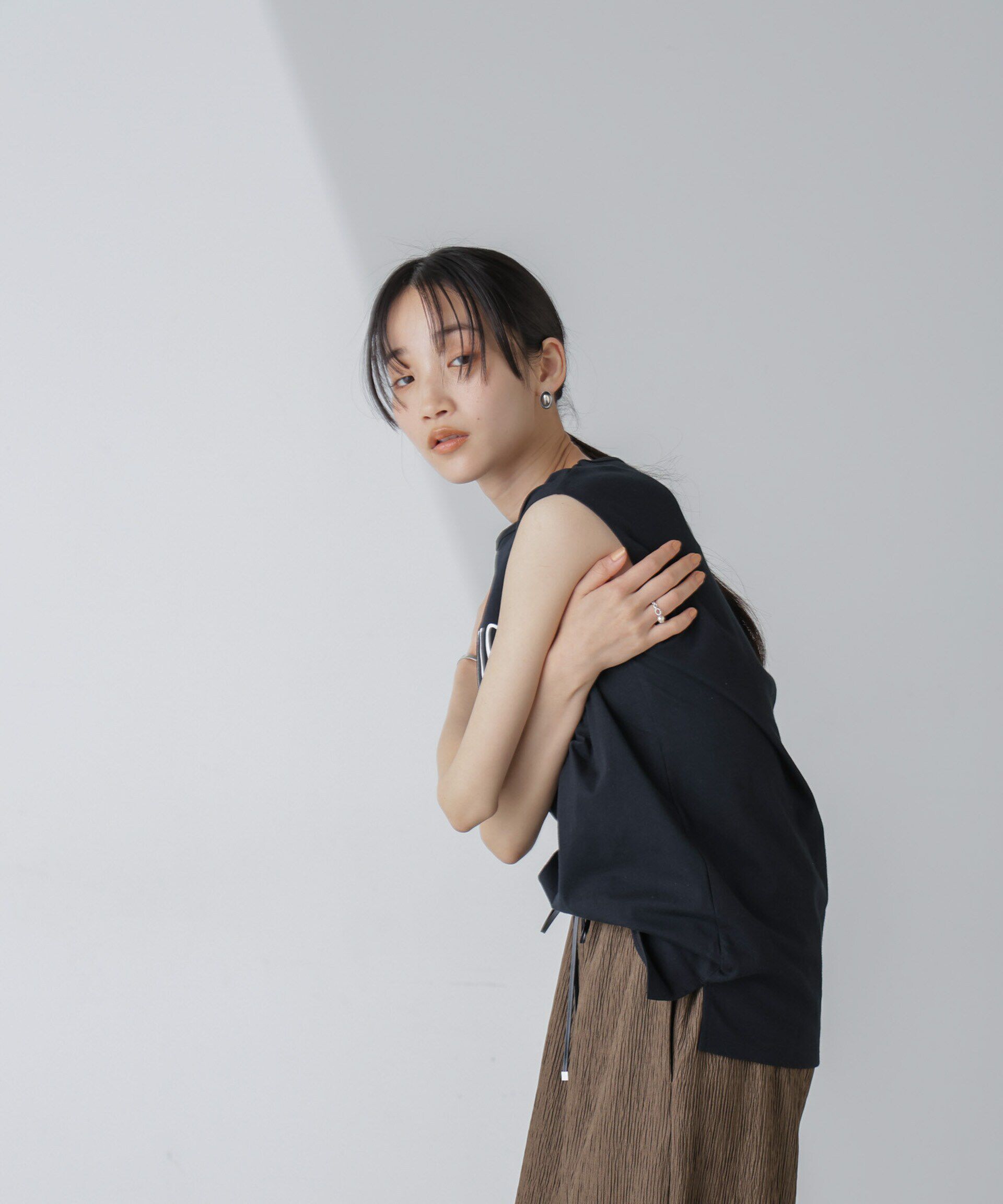 nano･universe「ノースリーブロゴプリントトップス」|Tシャツ・カットソー|