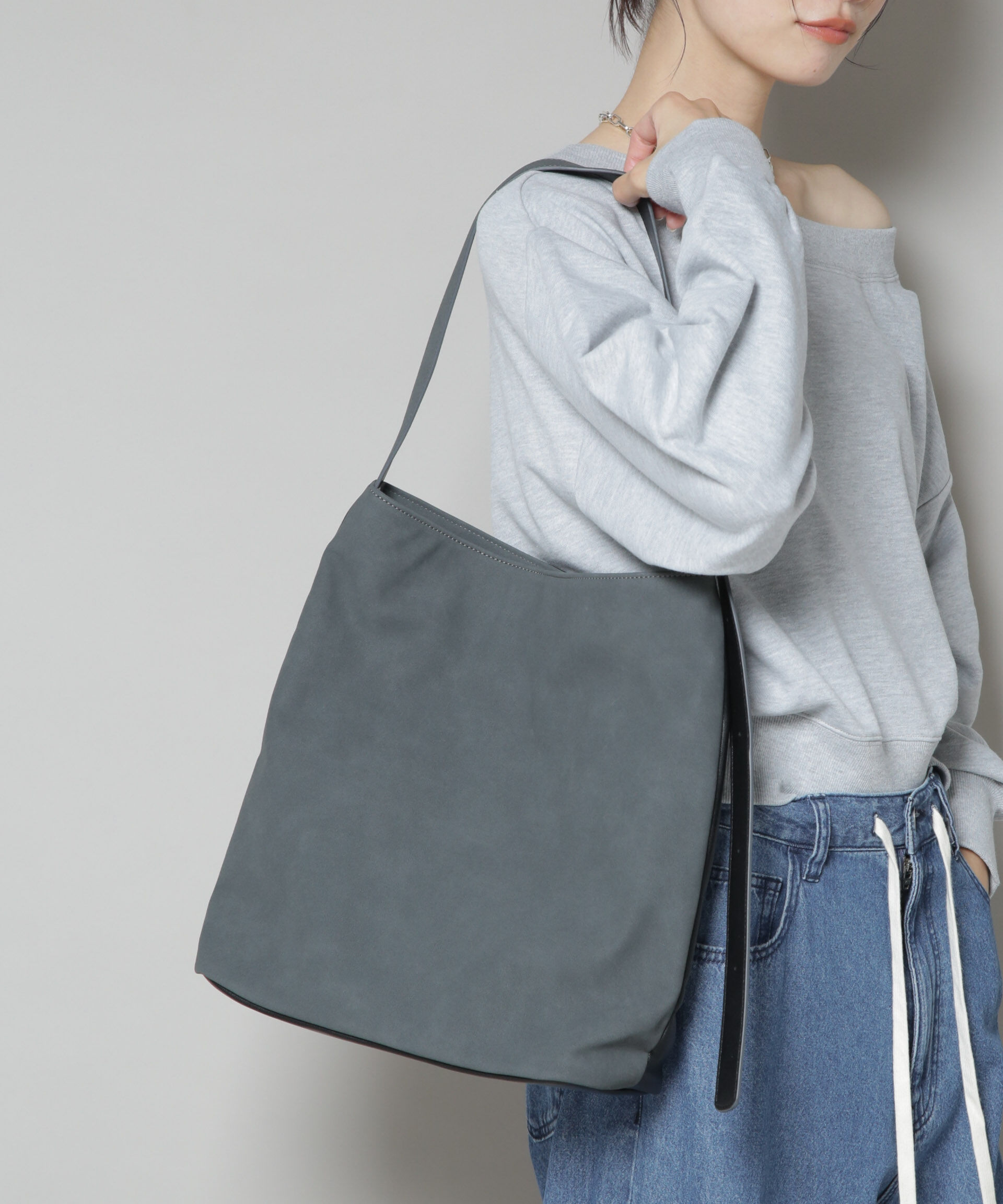 nano･universe「フェイクスエードコンビスクエアショルダーバッグ」|ショルダー・メッセンジャー|