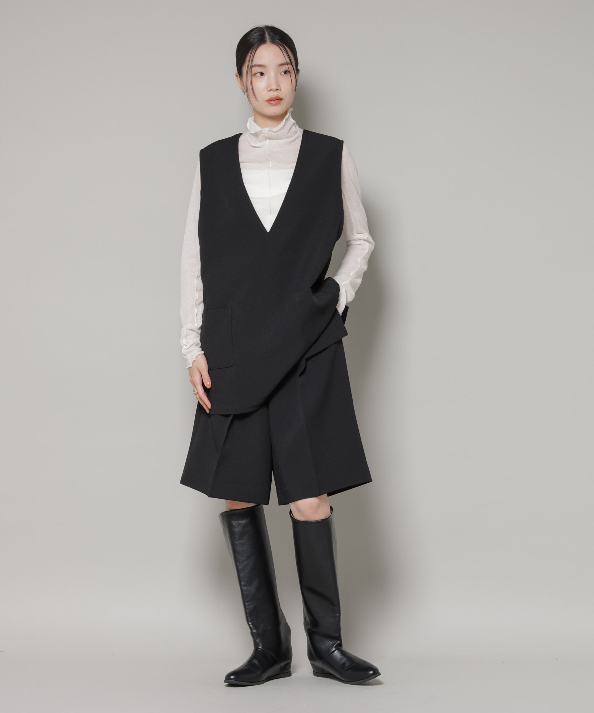 nano･universe「Vネックベスト&times;ハーフパンツ セットアップ」|ワンピース|