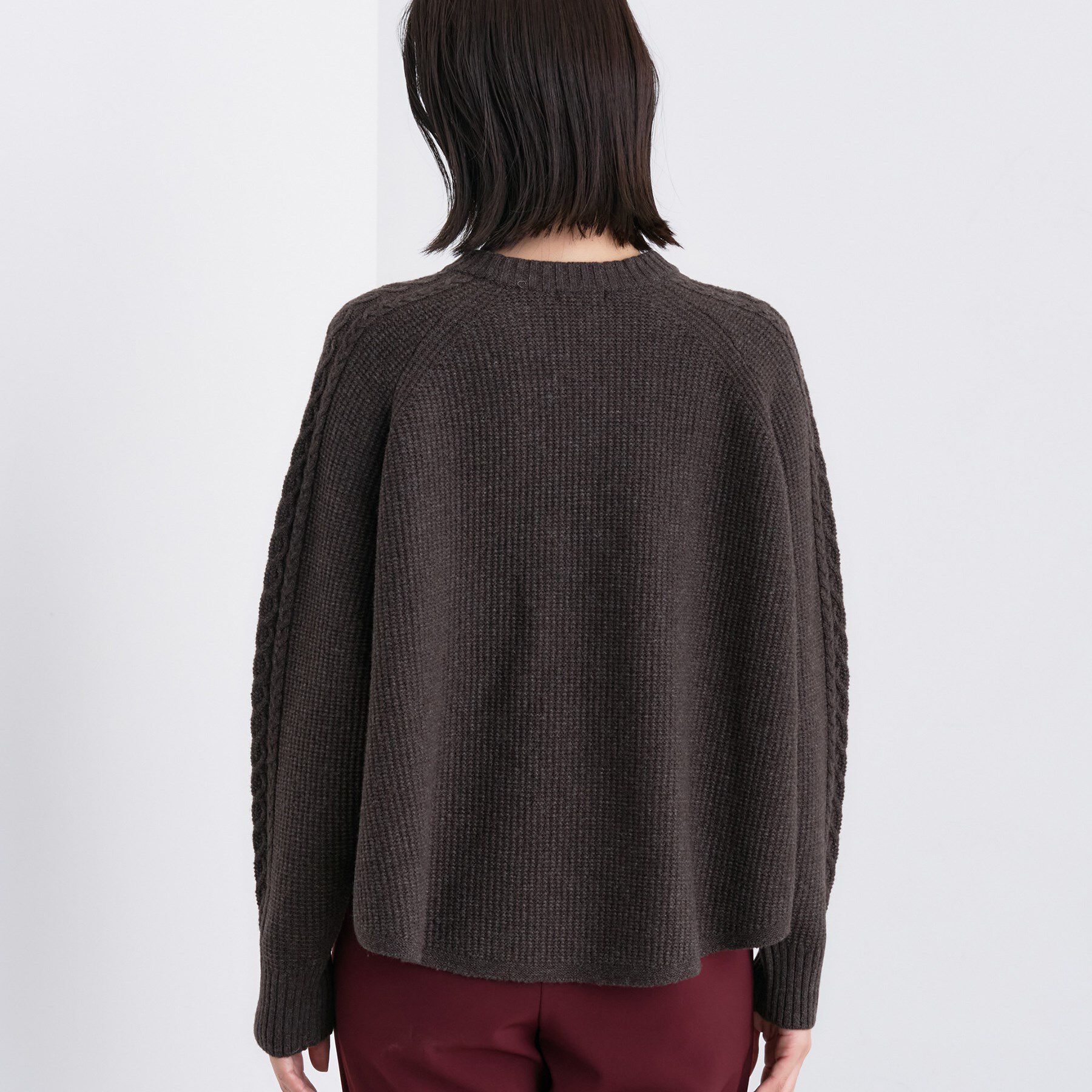 INDIVI「【洗える】ケーブルデザイン ラウンドヘムニット」|ニット・セーター|