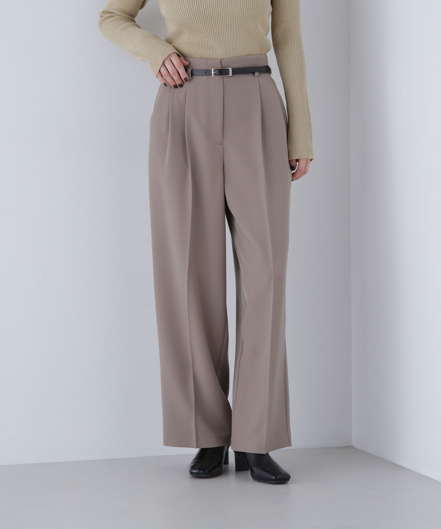  「フェイクレザーベルテッドワイドパンツ」|その他|オリーブベー