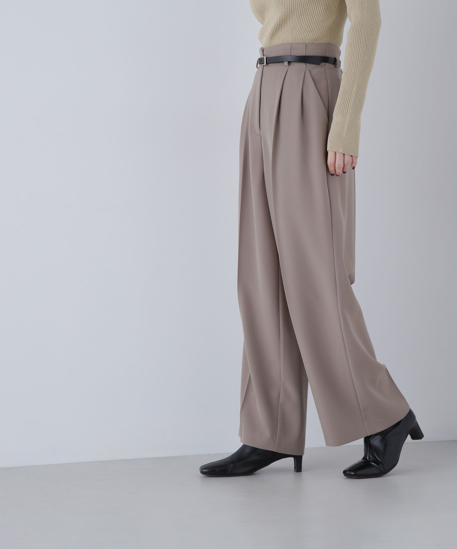  「フェイクレザーベルテッドワイドパンツ」|その他|