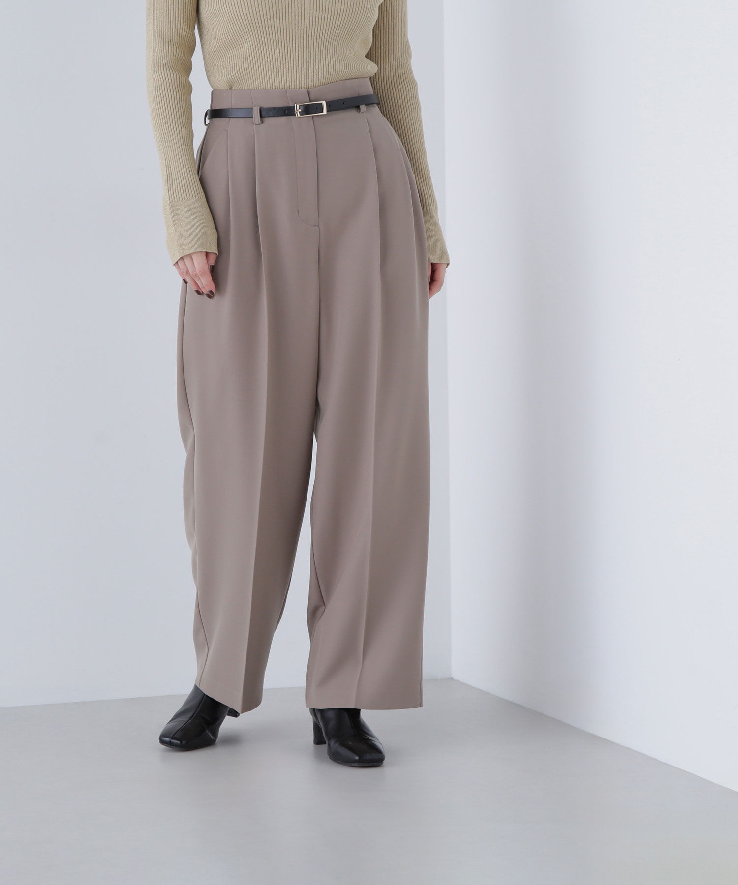  「フェイクレザーベルテッドワイドパンツ」|その他|