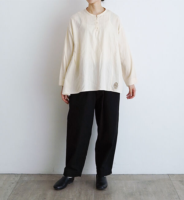 オオカミとフクロウ「オオカミと静かな夜の余白と」|シャツ・ブラウス|アイボリー