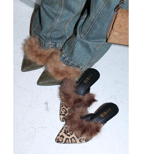 EVRIS「ポインテッドトゥフェイクファーミュール」|サンダル|