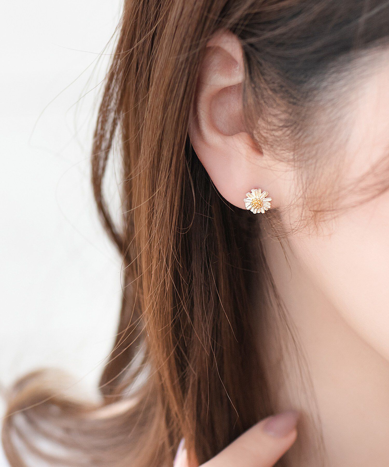 Phoebe「【SV925】ハピネスデイジーピアス」|ピアス|