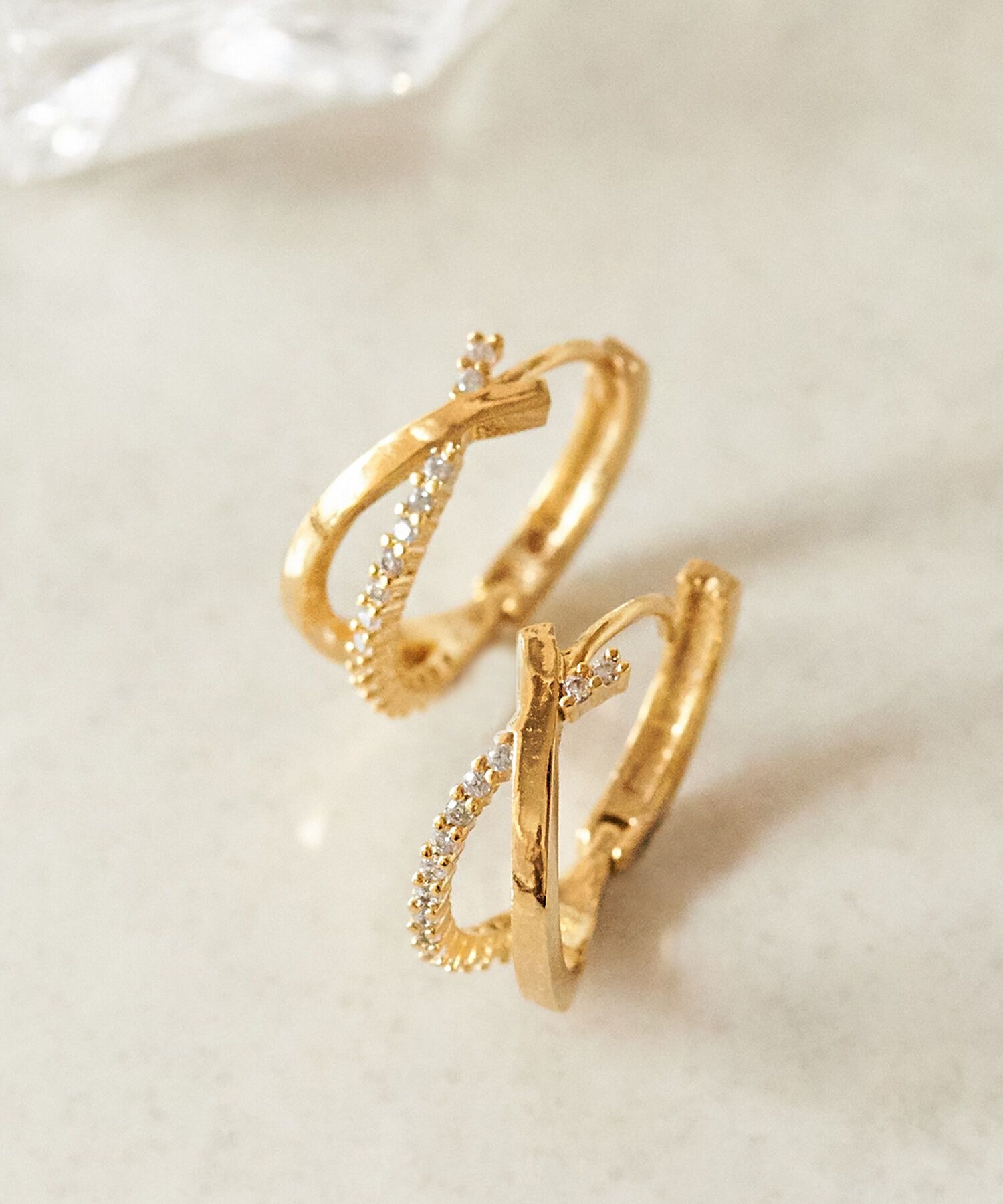 Phoebe「エレガントラインビジューフープピアス 」|ピアス|