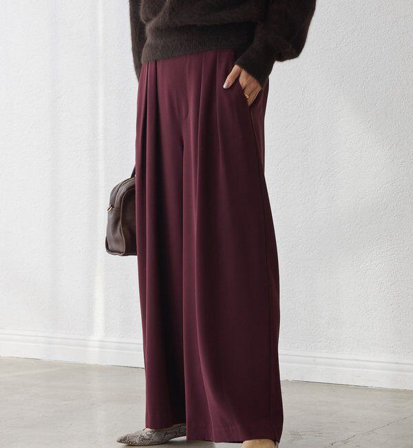  「【ウォッシャブル】【シーズンレスで使える】タックワイドスラックス」|チノ|バーガンディー