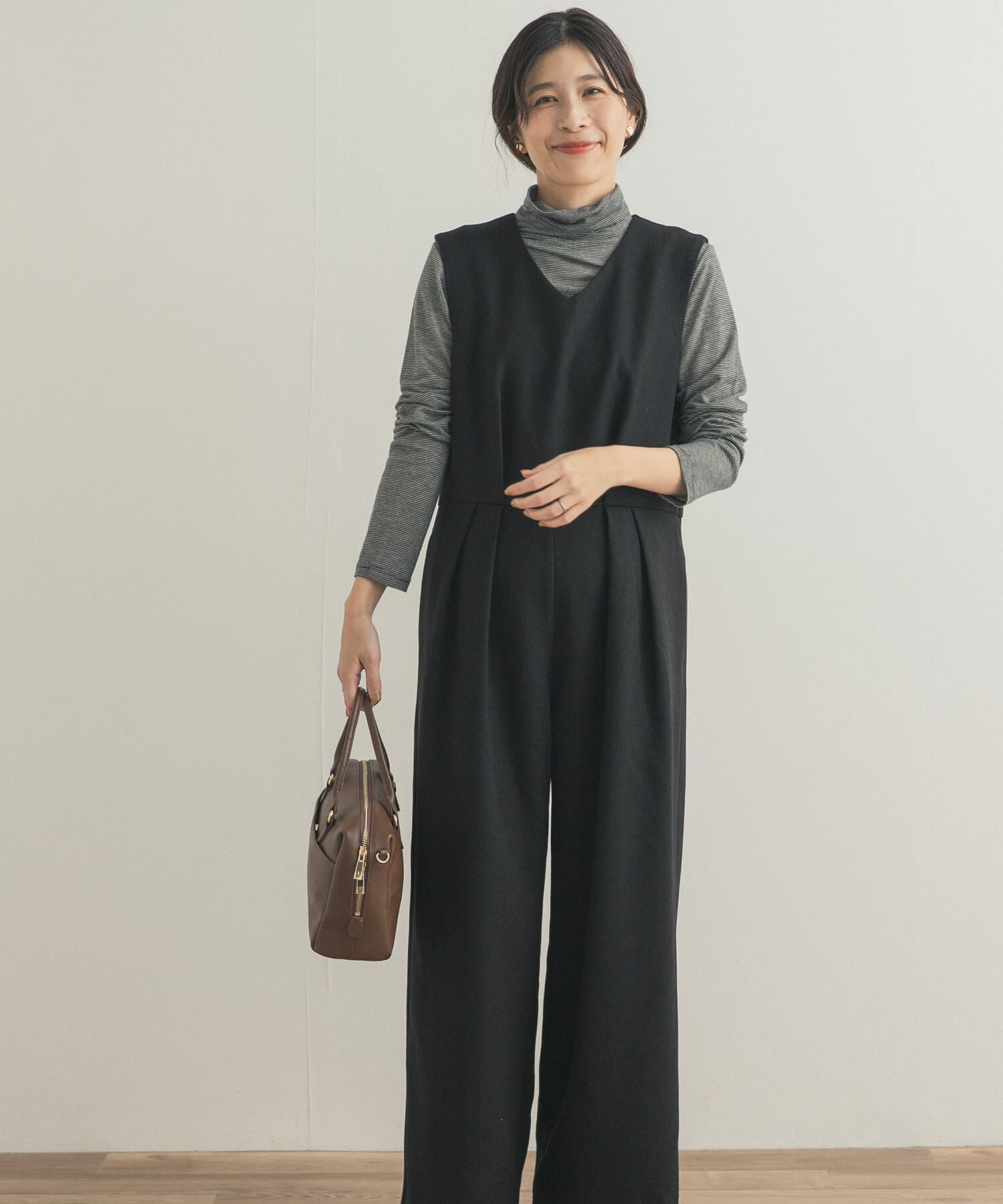 URBAN RESEARCH DOORS「Vネックオールインワン」|ワンピース|