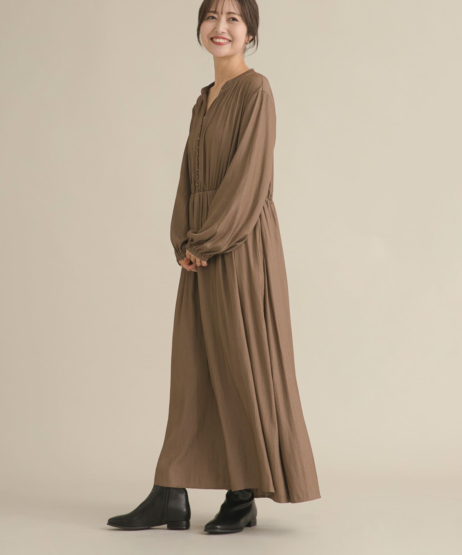 URBAN RESEARCH DOORS「『WEB/一部店舗限定』切替ギャザーフレアワンピース」|ワンピース|