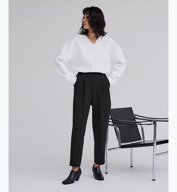 ur's「【井川沙耶香さんコラボアイテム】ダンボールコクーンパンツ」|スラックス|ブラック