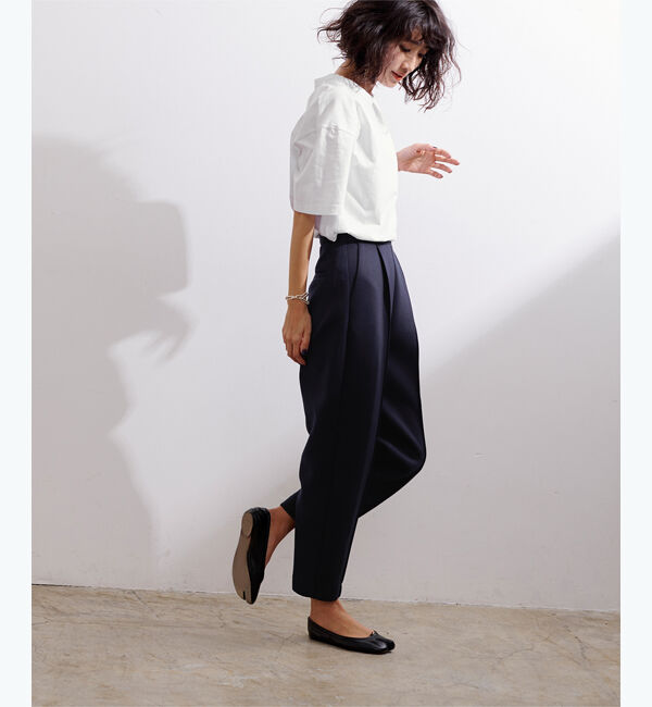 ur's「【井川沙耶香さんコラボアイテム】ダンボールコクーンパンツ」|スラックス|