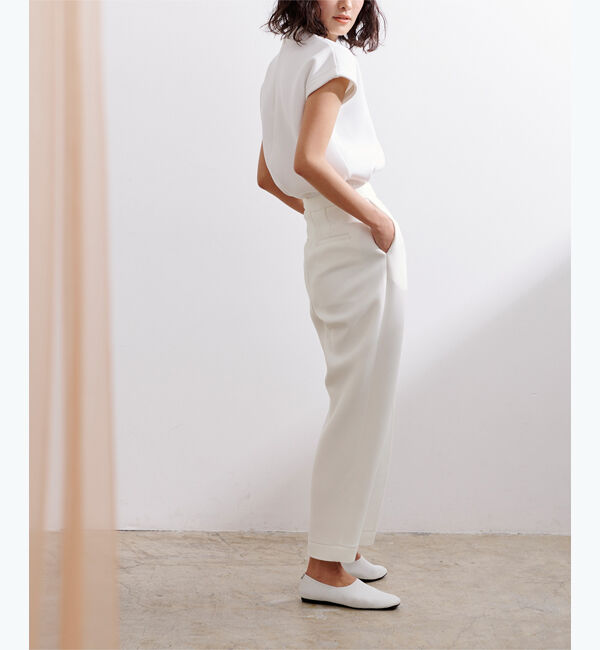 ur's「【井川沙耶香さんコラボアイテム】ダンボールコクーンパンツ」|スラックス|