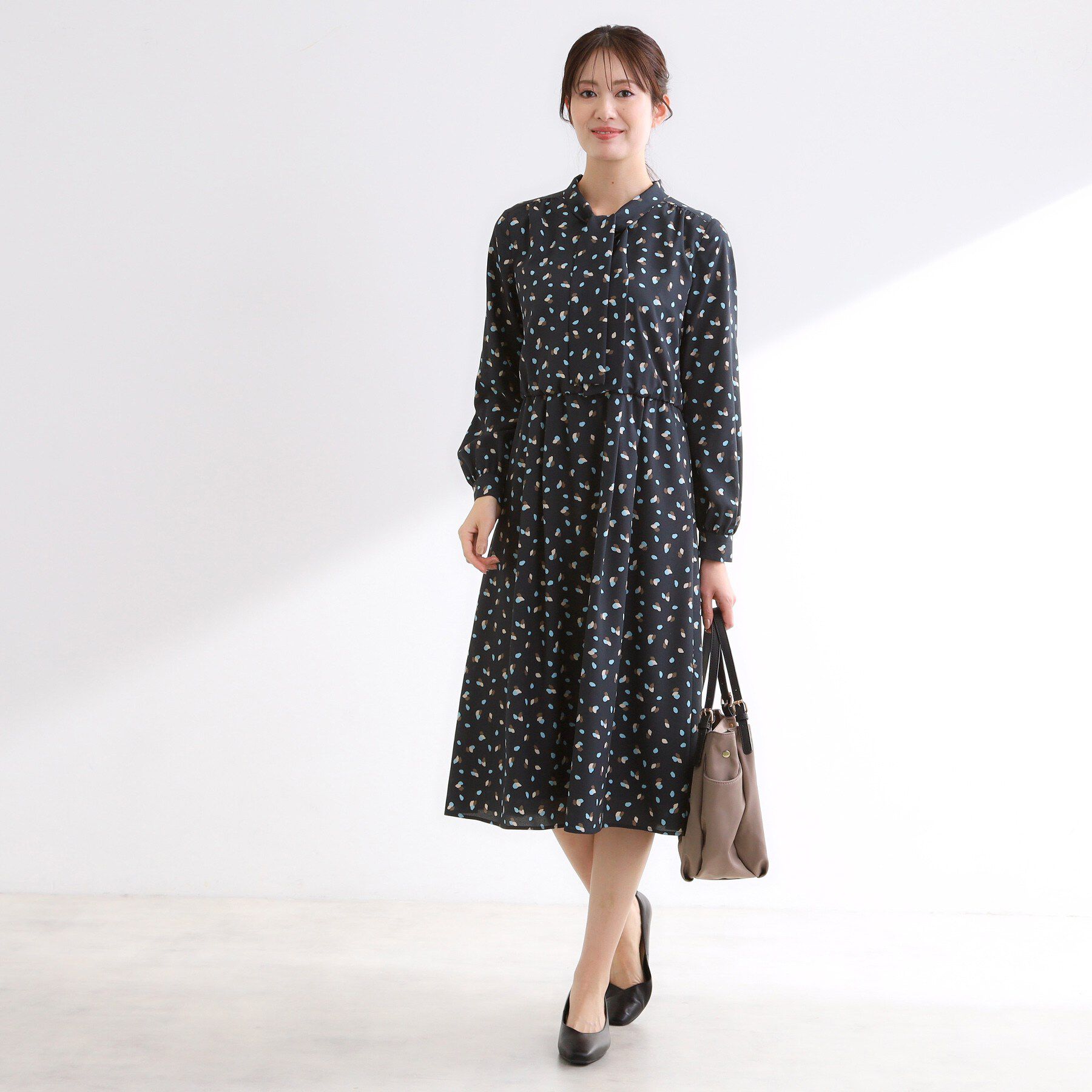 Reflect「【通勤・おでかけにおすすめ◎】フラワープリントボウタイワンピース」|ワンピース|