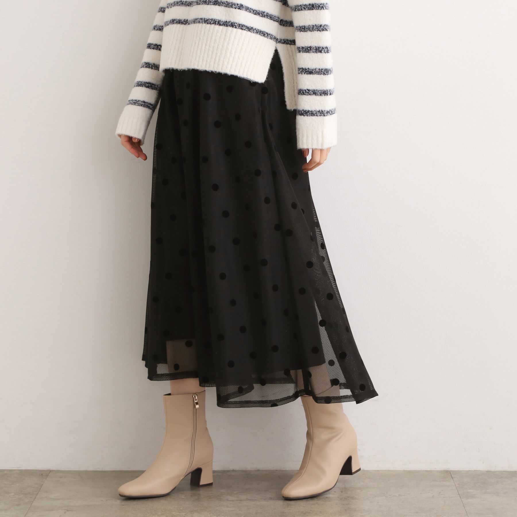 grove「甘さを抑えて、品よく華やぐ　メッシュフロッキードットスカート」|スカート|