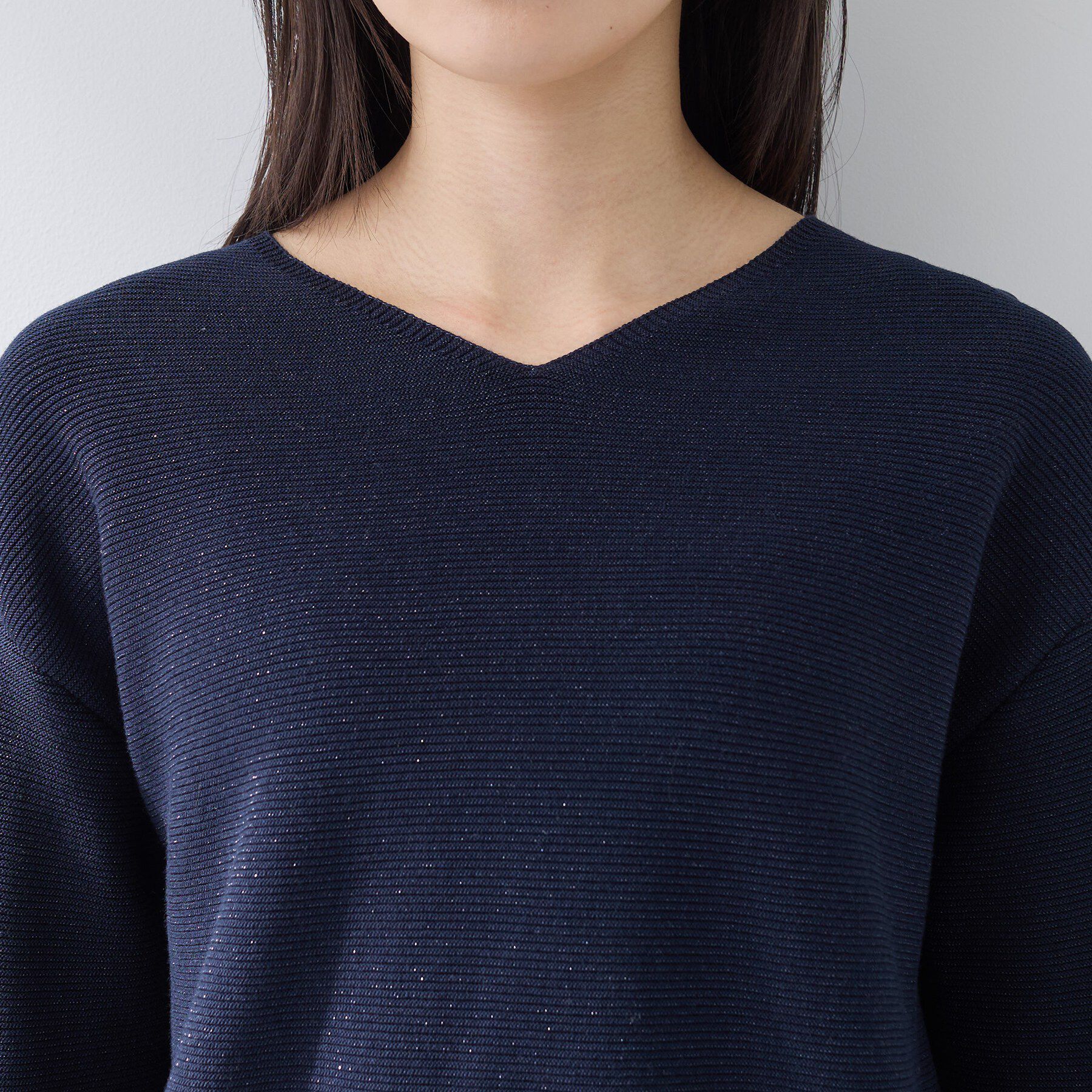 INDIVI「【洗える／軽量】きらめきVネックニット」|ニット・セーター|
