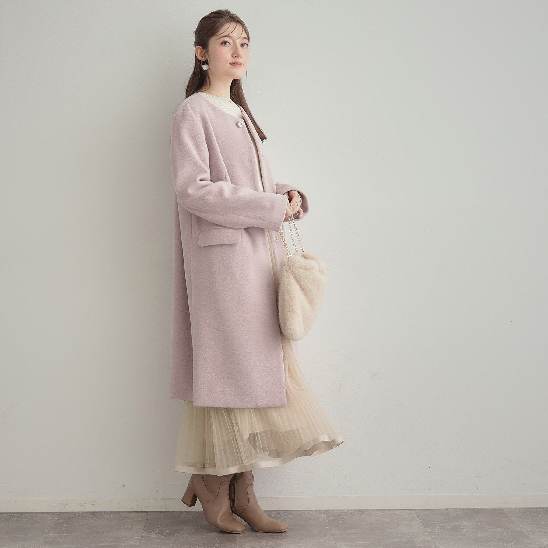 Couture broach「【通勤/ビジューブローチ付き】ノーカラー ロングコート」|ノーカラーコート|