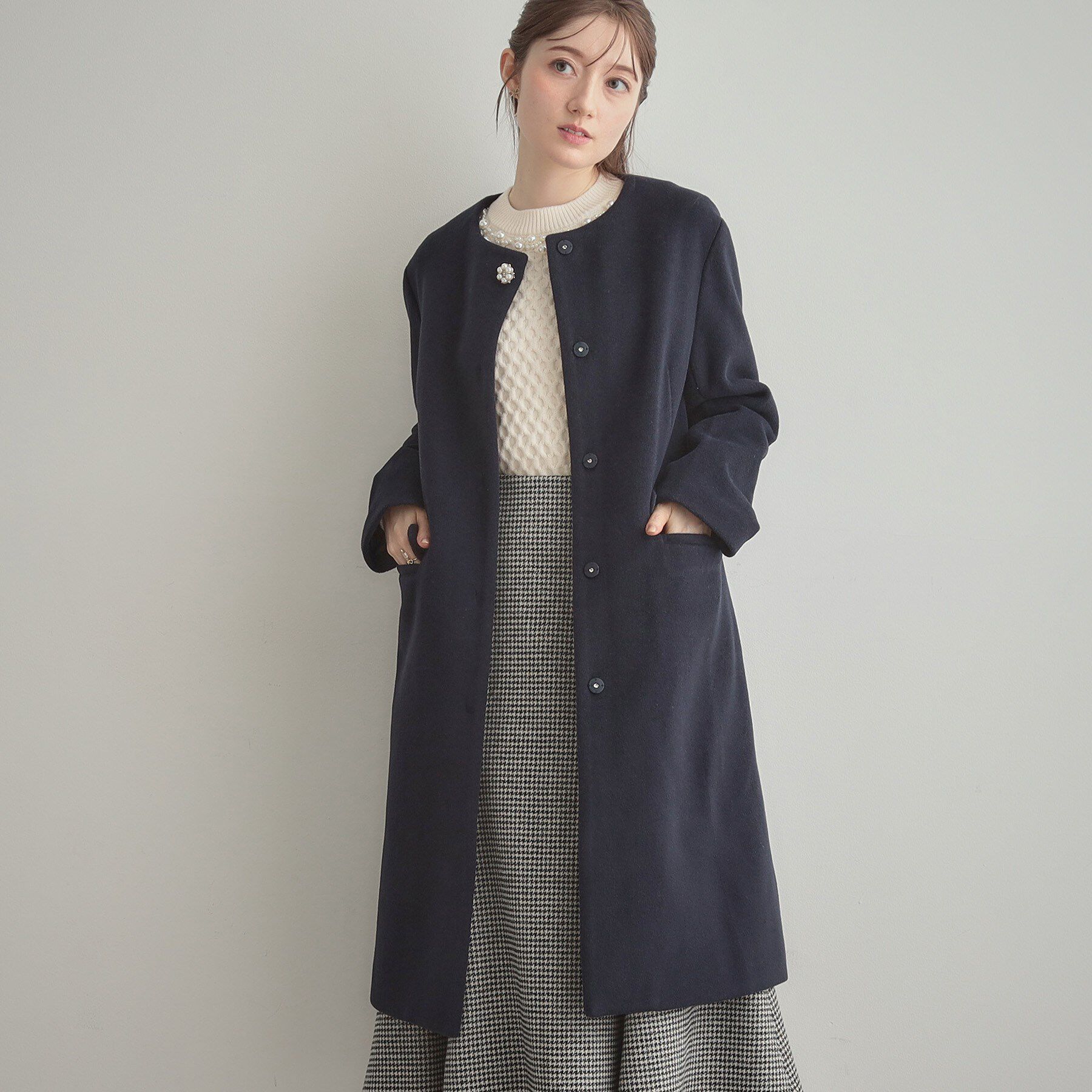 Couture broach「【通勤/ビジューブローチ付き】ノーカラー ロングコート」|ノーカラーコート|