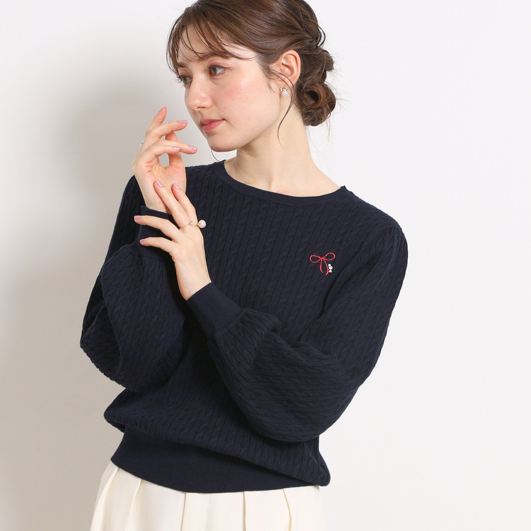 Couture broach「【洗える】リボンエンブロ細ケーブルニット」|ニット・セーター|