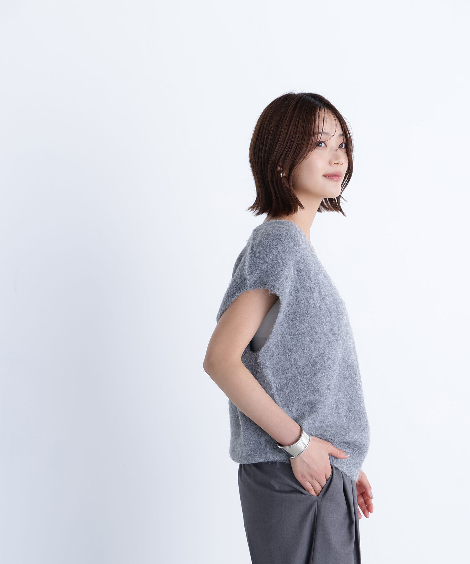  「ヘアリーVネックベスト」|ニット・セーター|