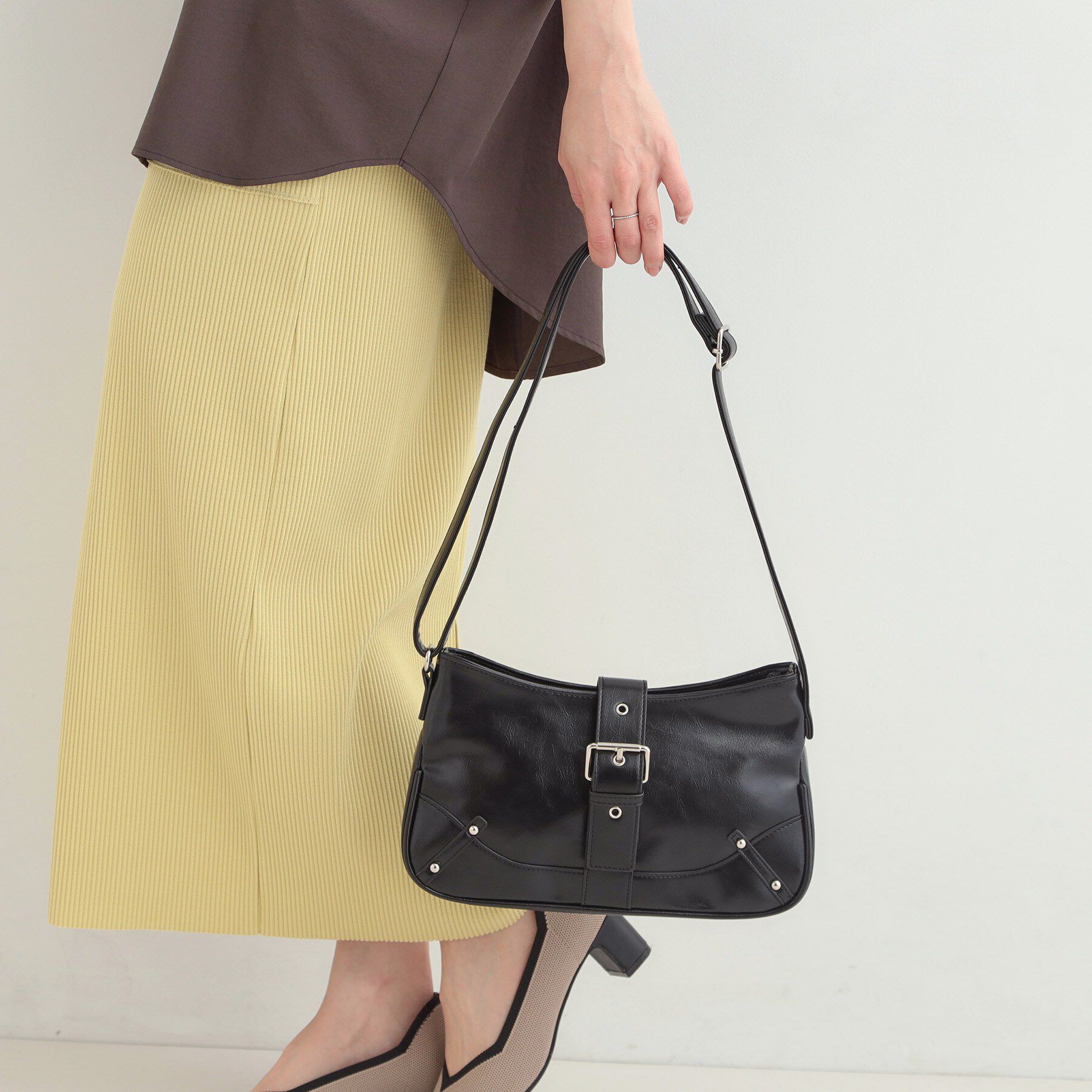 SHOO･LA･RUE「ベルトデザインショルダーバッグ」|ショルダー・メッセンジャー|