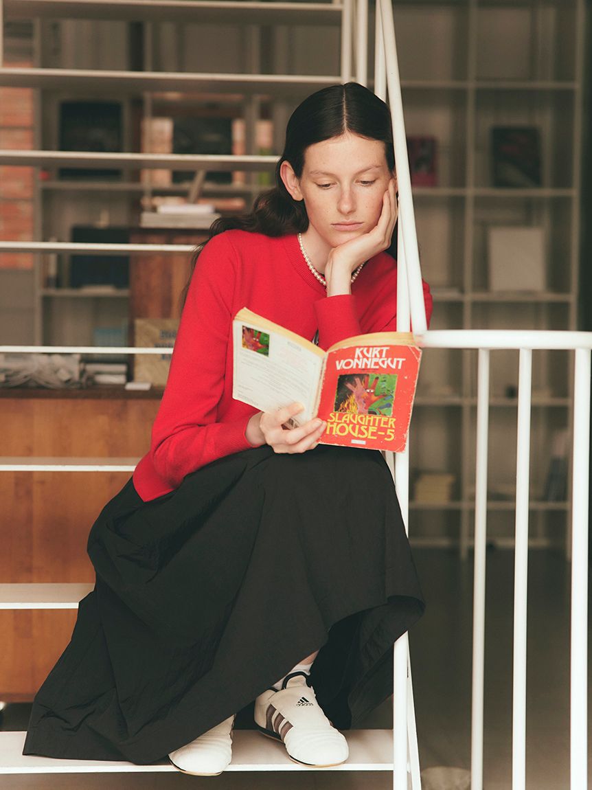 emmi atelier「ウール混emmiロゴクルーネックニットカーディガン」|カーディガン|RED