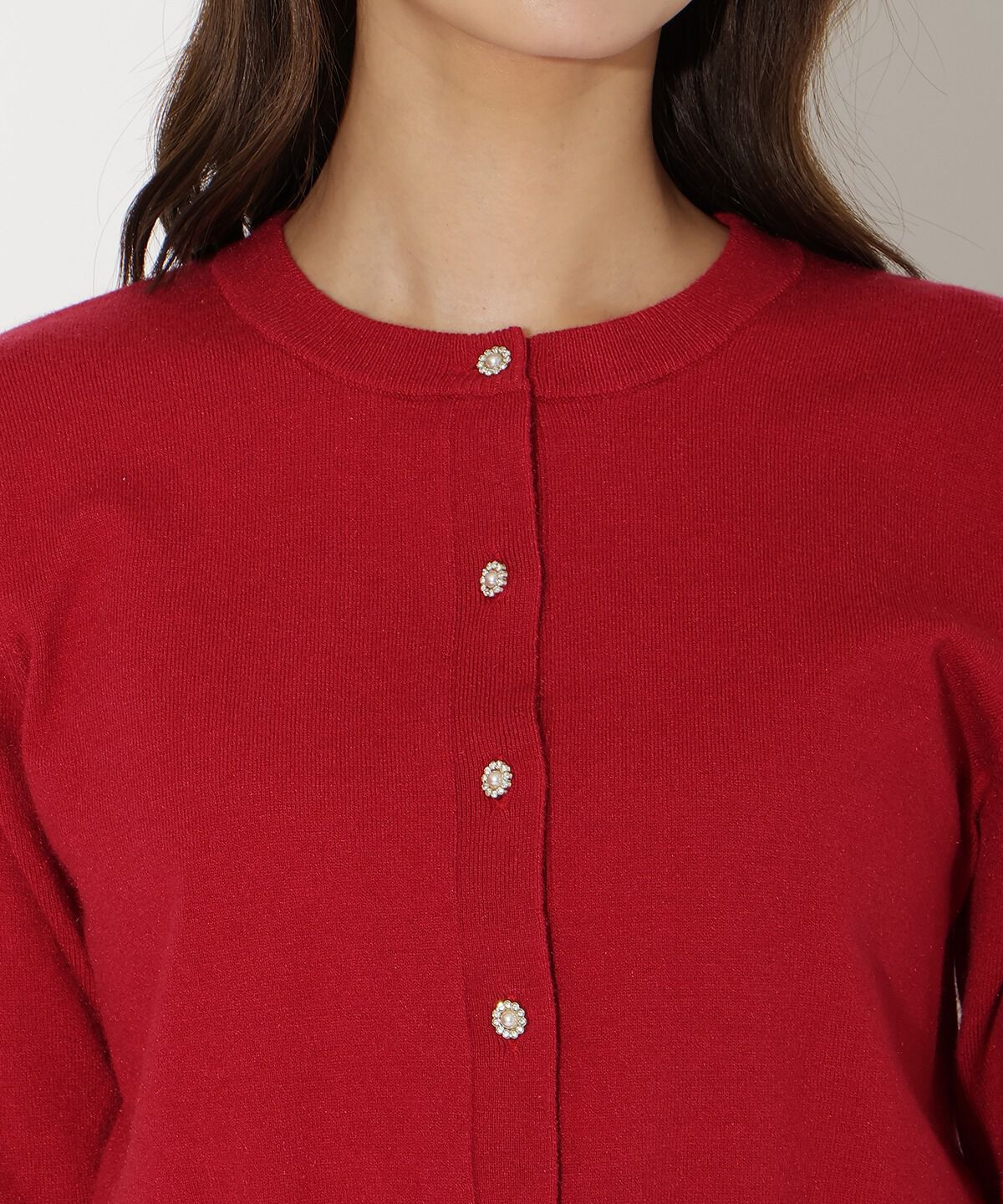 アンドクチュール「ビジューボタンクルーネックカーディガン」|カーディガン|