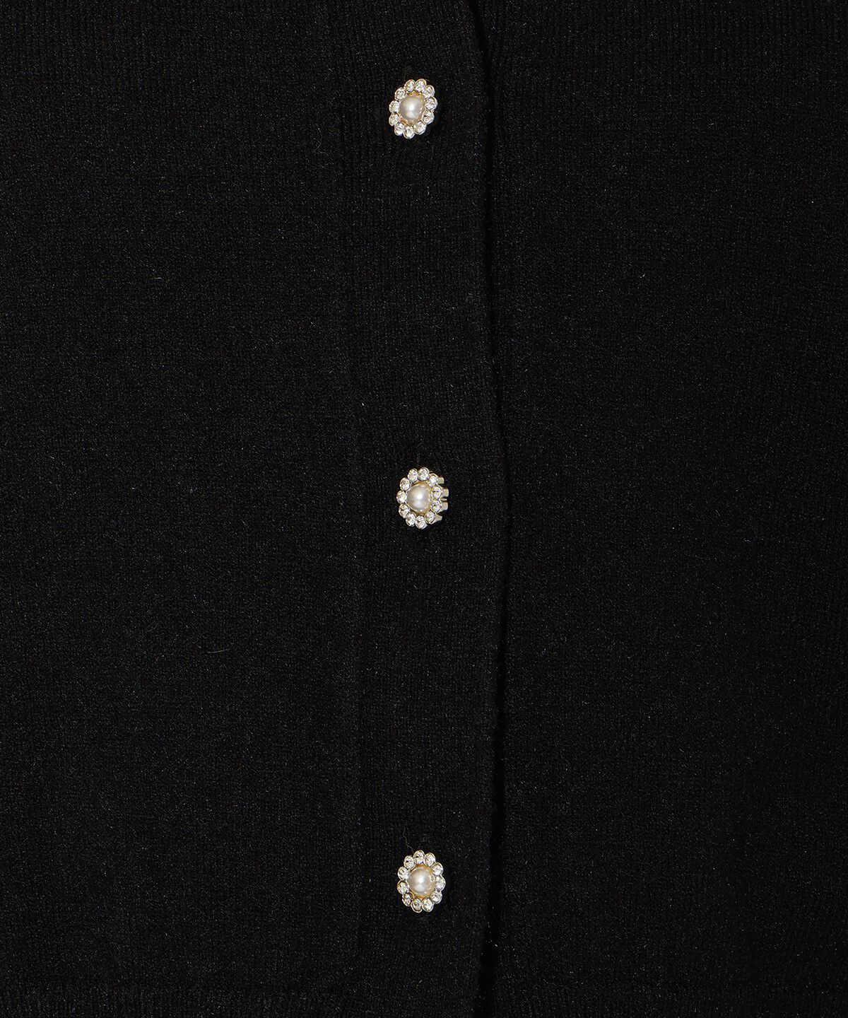 アンドクチュール「ビジューボタンクルーネックカーディガン」|カーディガン|