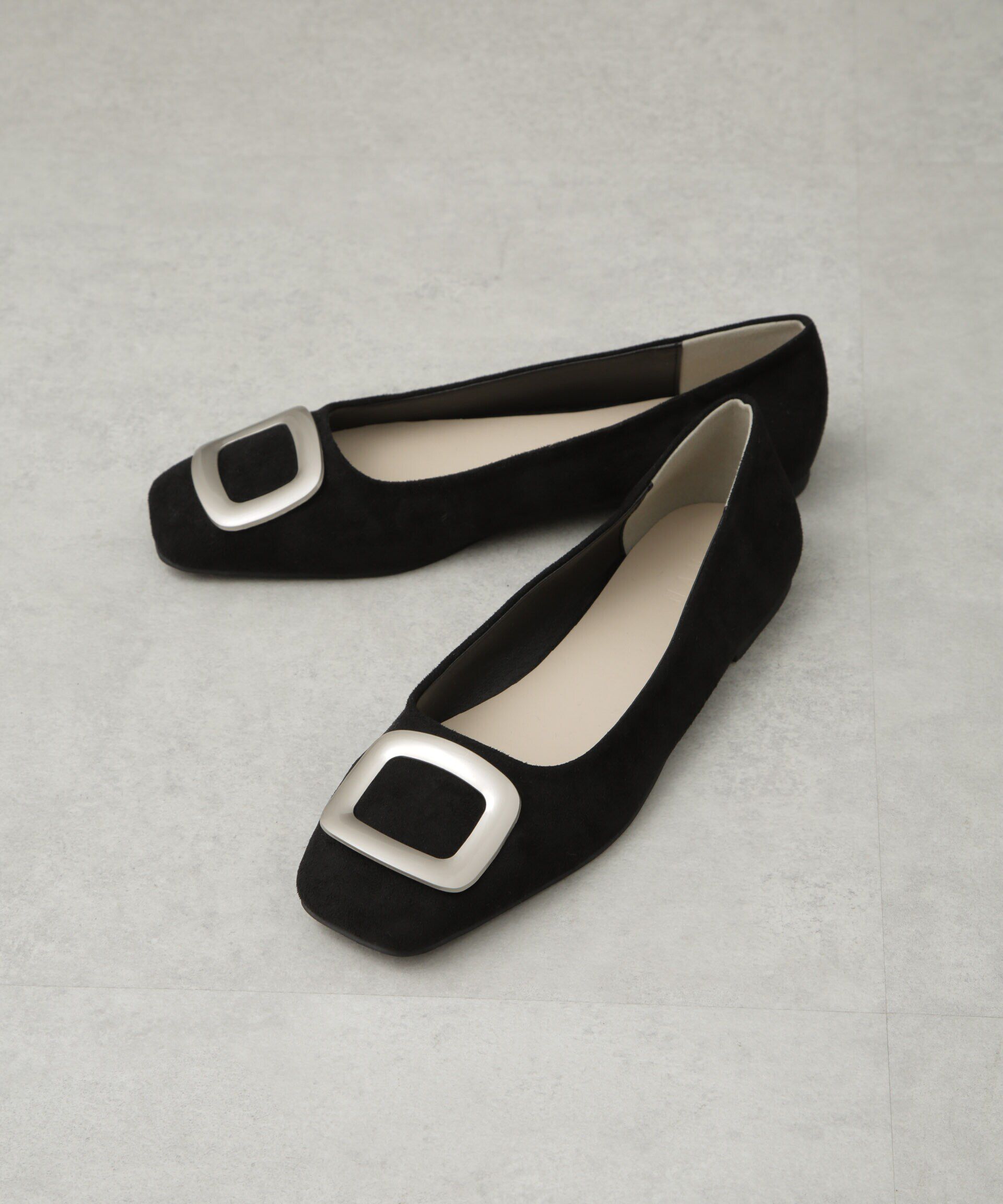 nano･universe「スクエアトゥバックルモチーフフラットパンプス」|ビジネス・ドレスシューズ|