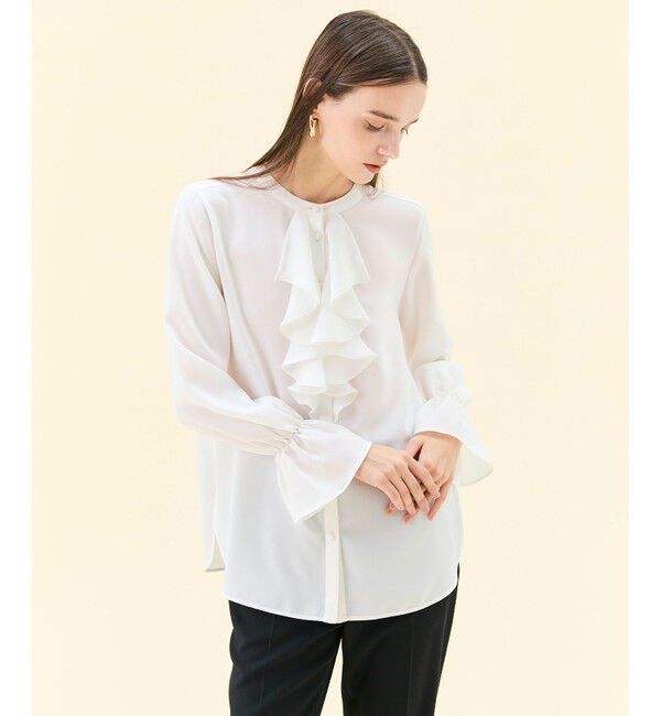 BEIGE,「【WEB限定・洗える】CLARION / バンドカラーフリルブラウス」|シャツ・ブラウス|