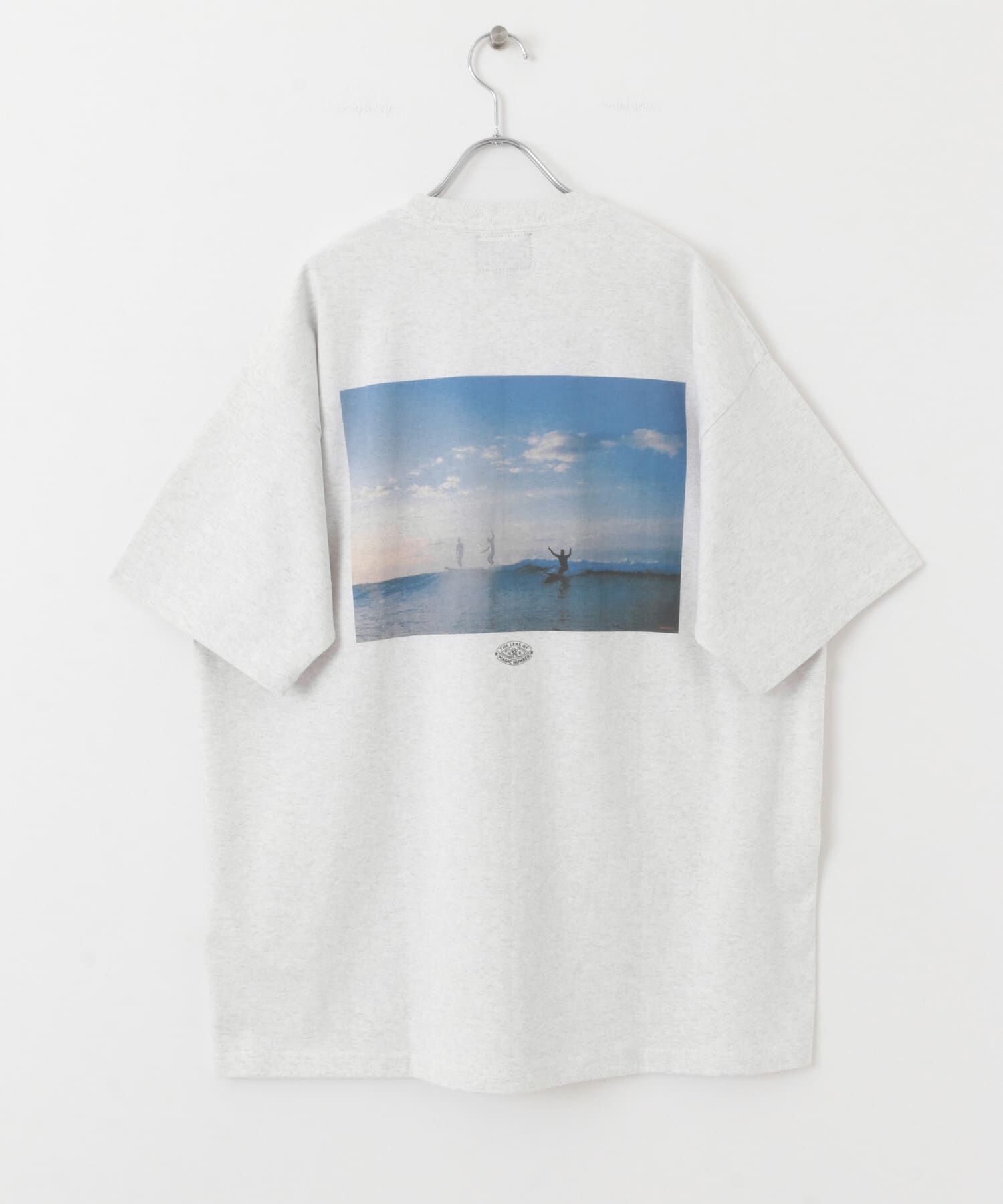Sonny Label 「MAGIC NUMBER　SEEYOUINTHEWATER PHOTO」|Tシャツ・カットソー|