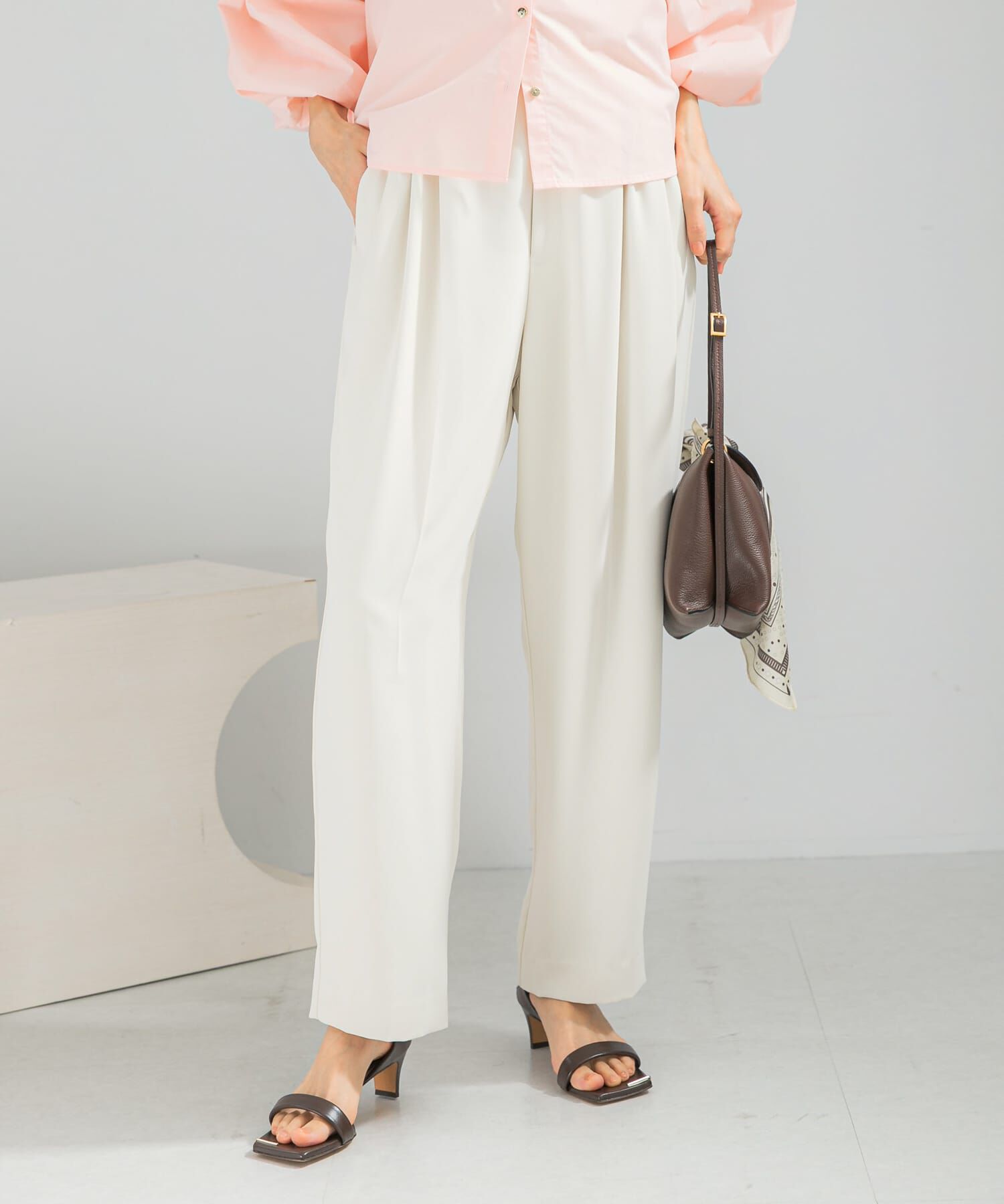 URBAN RESEARCH ROSSO「ジョーゼットタックテーパードパンツ」|その他|オフホワイト