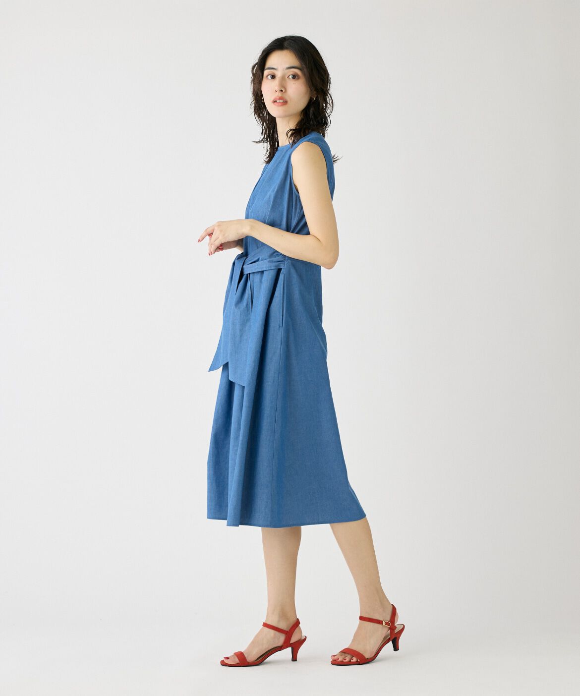 I.T.'S international「ライトデニムウエストリボンワンピース」|ワンピース|