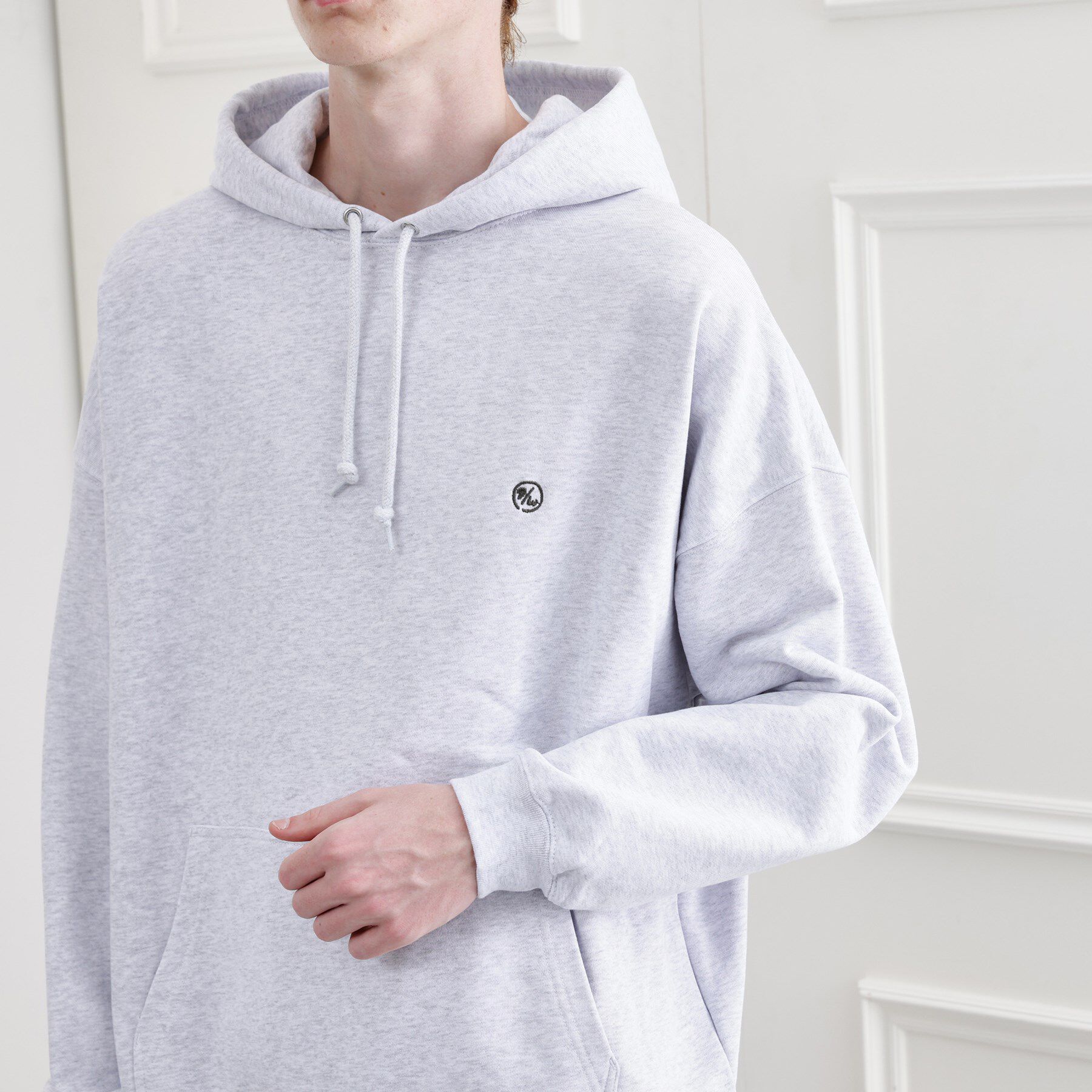 TAKEO KIKUCHI「【LIMITED】ワンポイント刺繍スウェットパーカー」|パーカー|