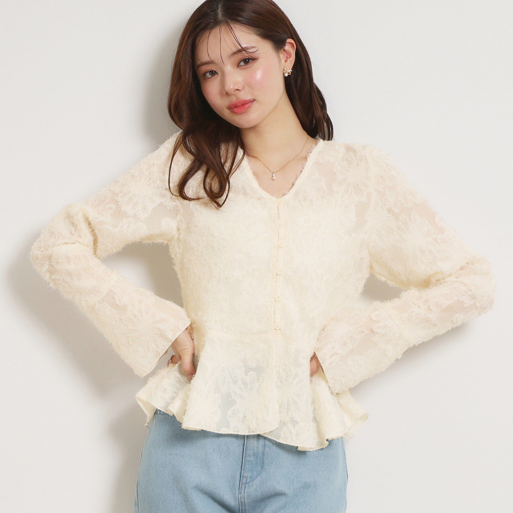 Couture broach「ペプラムフラワーモチーフブラウス」|シャツ・ブラウス|アイボリー(004)