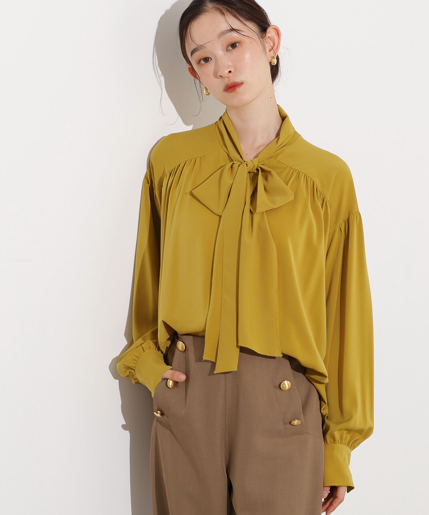  「ヴィンテージサテンボウブラウス」|シャツ・ブラウス|マスタード1