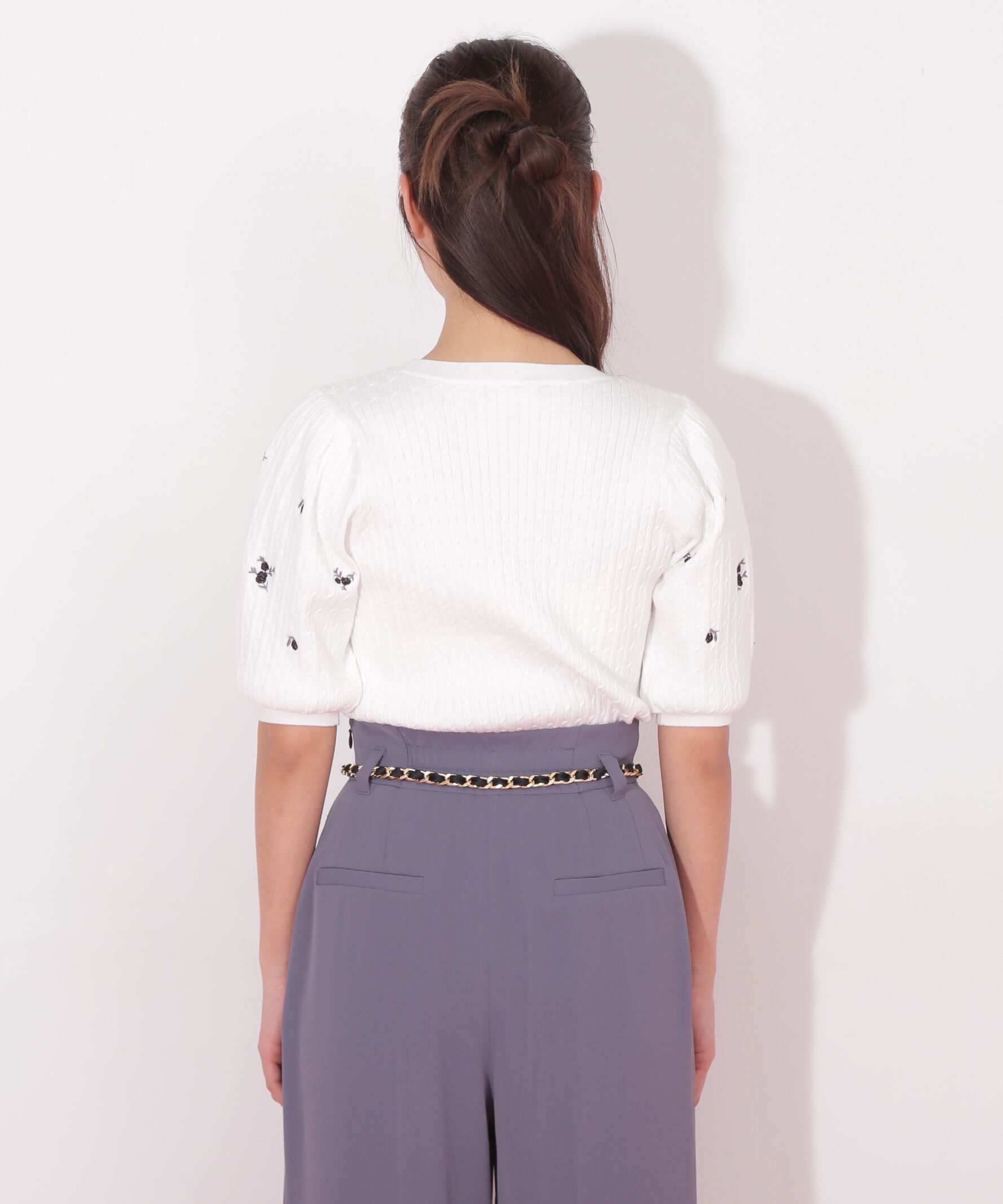  「フラワーエンブロイダリーコンパクトニット」|ニット・セーター|