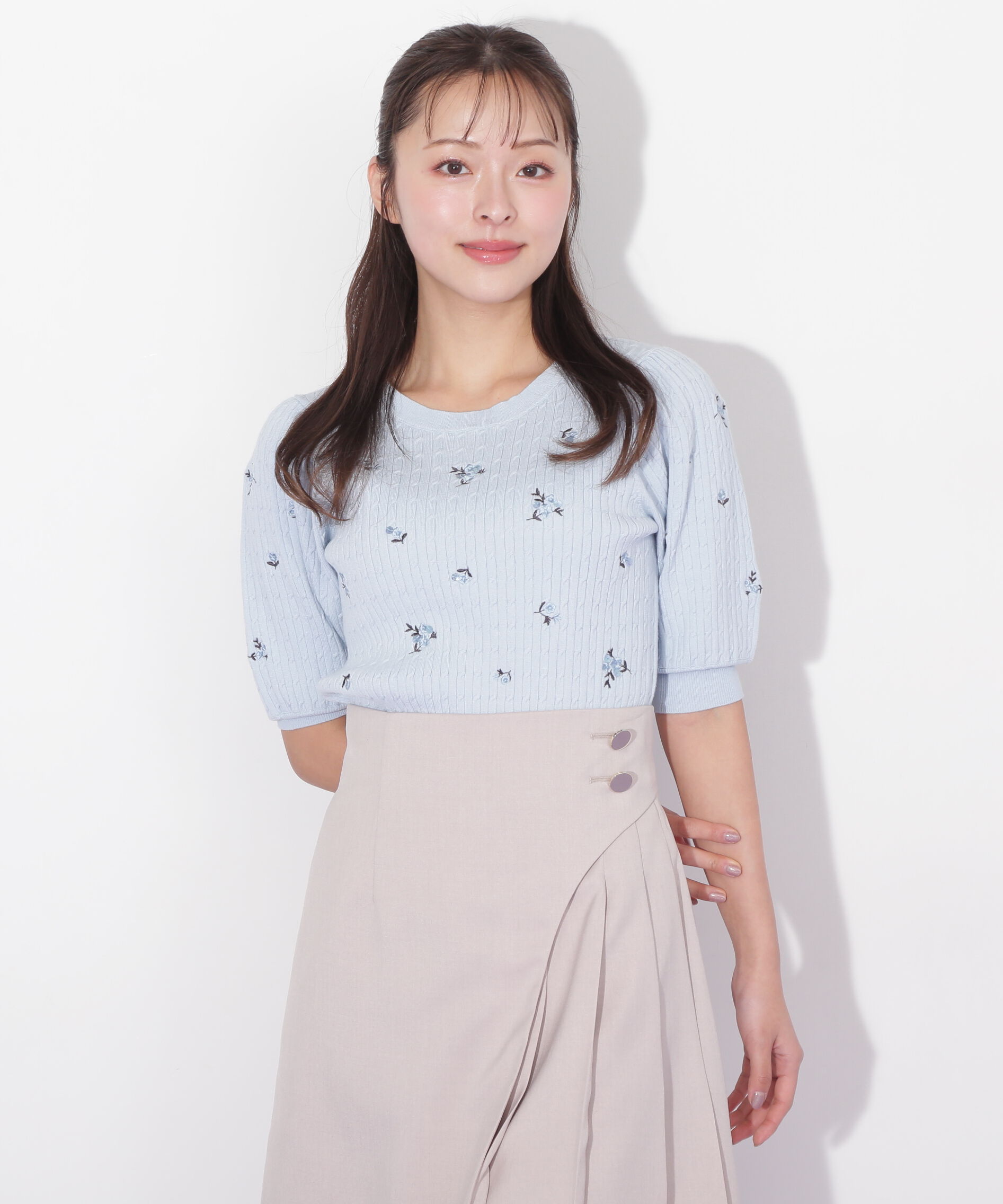  「フラワーエンブロイダリーコンパクトニット」|ニット・セーター|ブルー