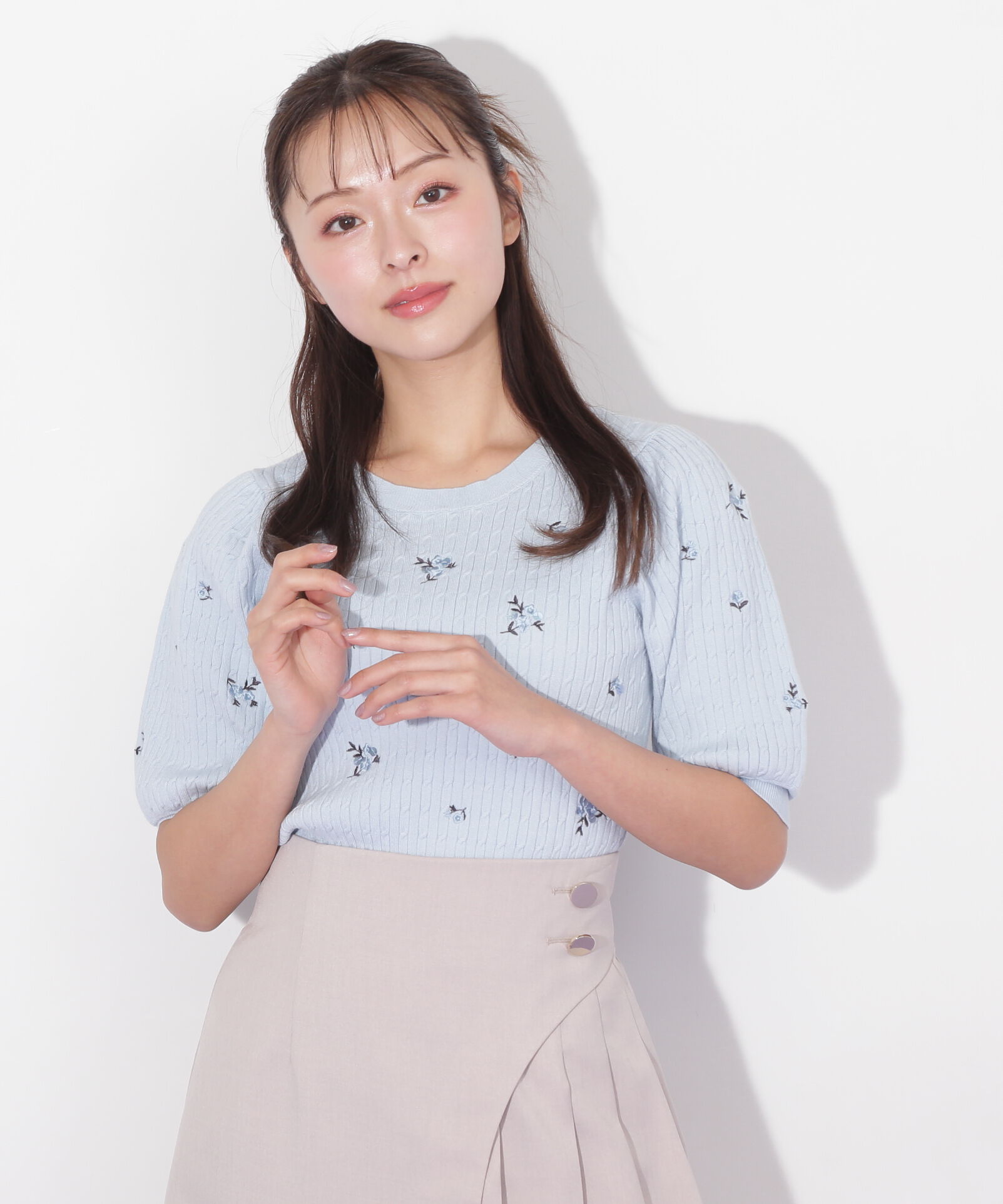  「フラワーエンブロイダリーコンパクトニット」|ニット・セーター|