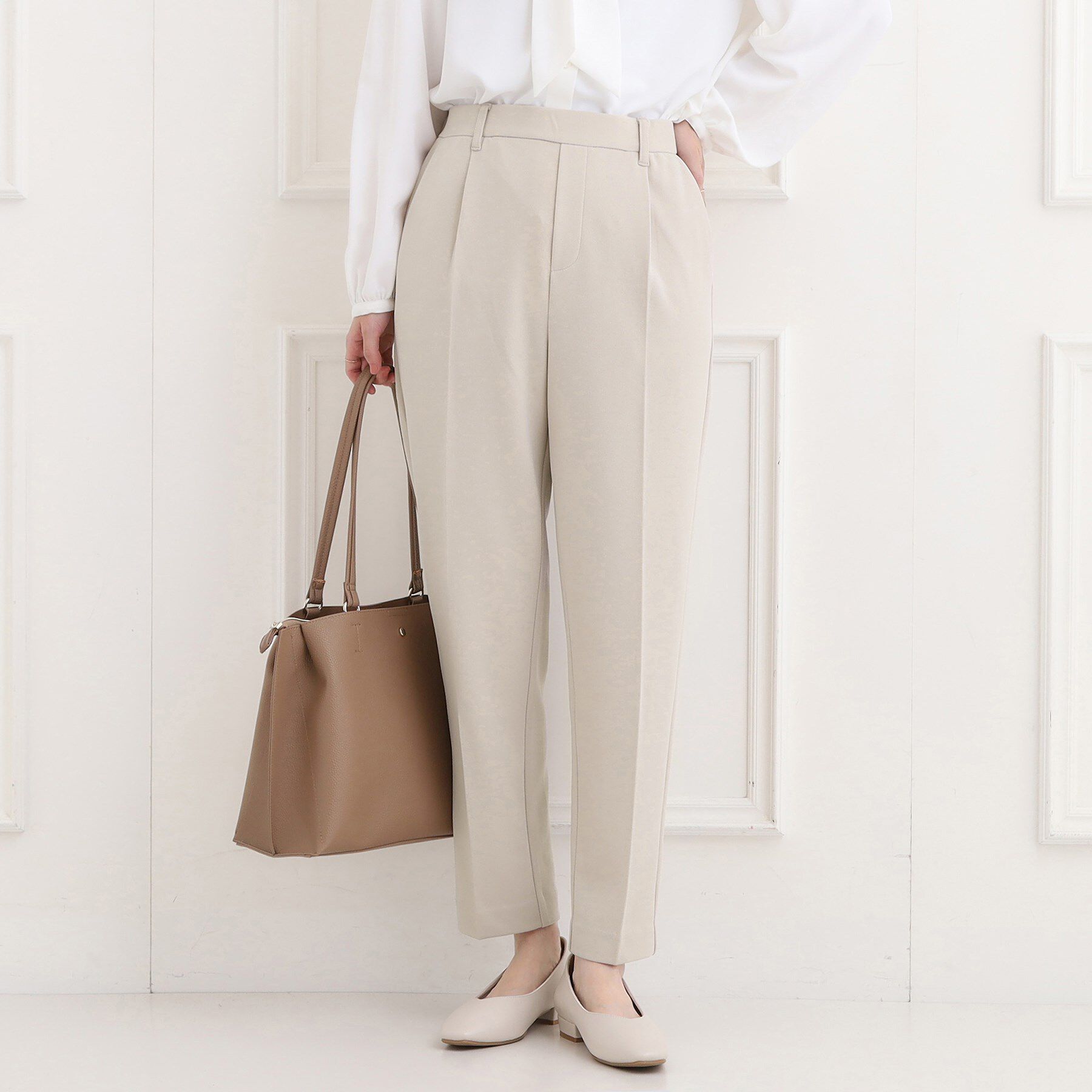 SHOO･LA･RUE「【洗濯機可/S-3L/イージーケア】きちんと楽に。カットジョーゼットテーパードパンツ」|その他|グレージュ(050)