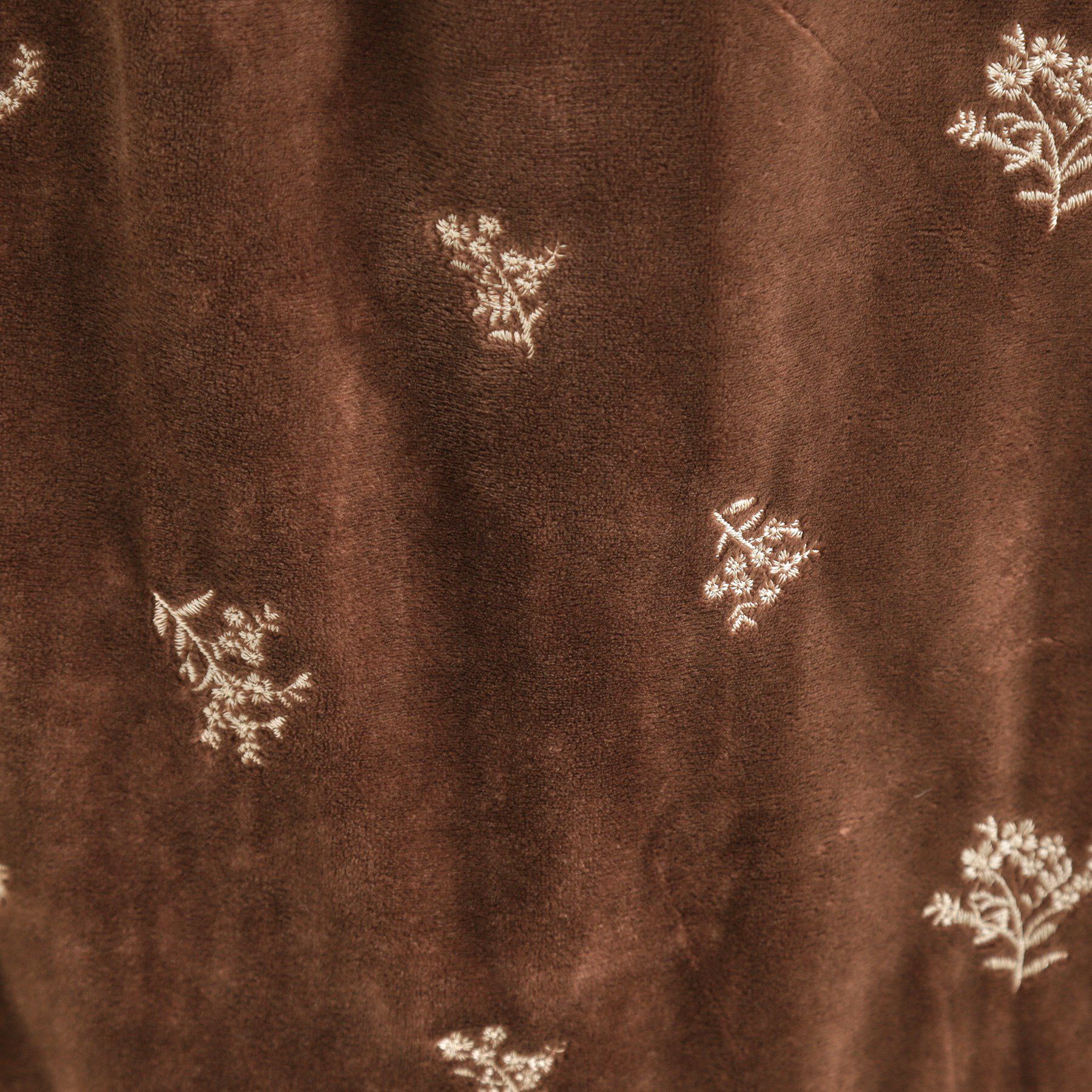 SHOO･LA･RUE「大人な小花柄が魅力の 刺繍ベロア調ナロースカート」|スカート|