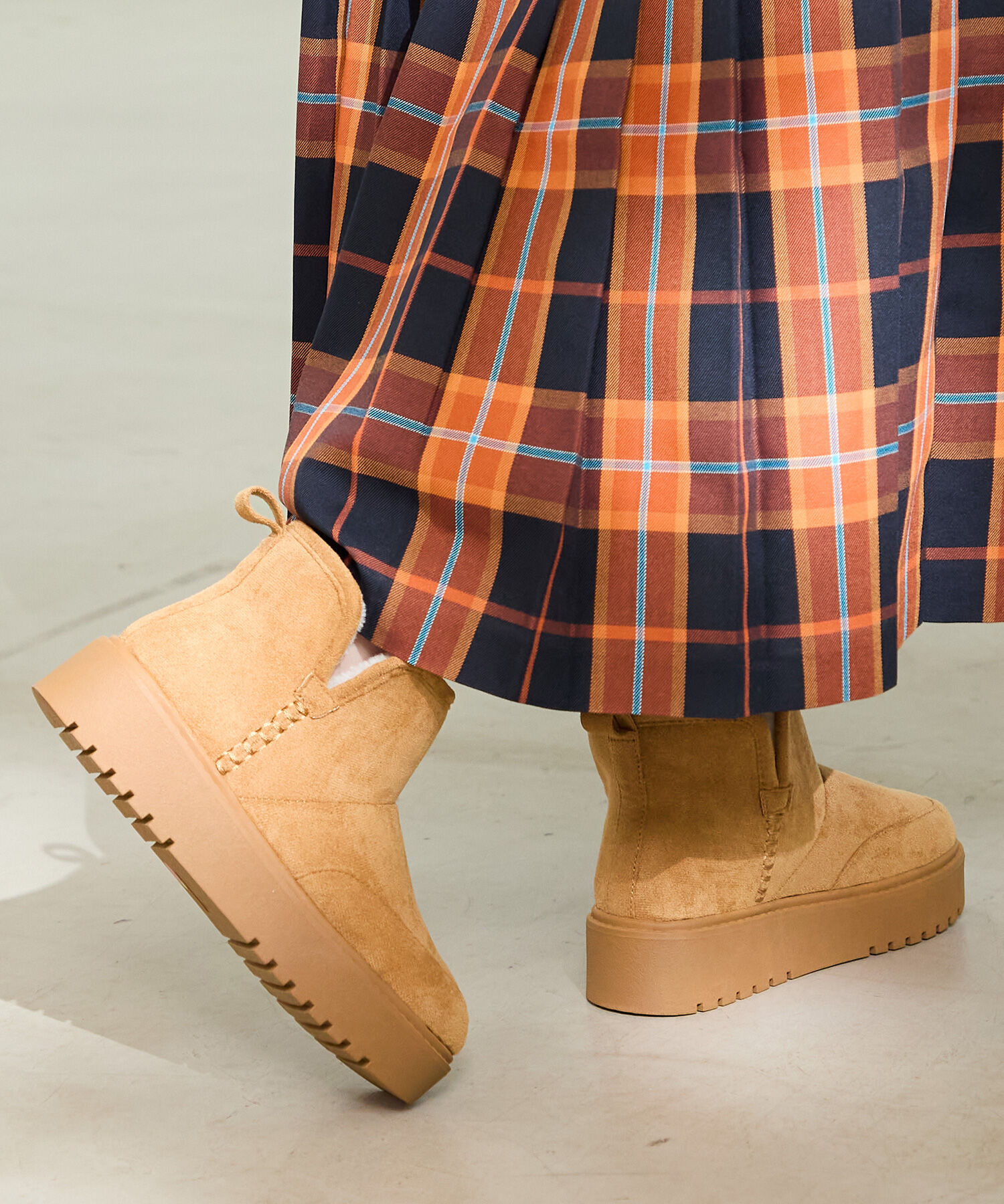 ORiental TRaffic「●2025秋冬新作●【 軽量 】 サイドスリット 厚底 ムートン ショートブーツ /51425 防寒」|ショートブーツ|