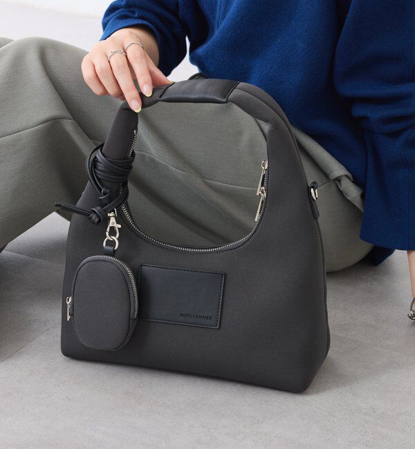  「【PAPILLONNER/パピヨネ】チャーム付きウェットワンショルダーバッグ」|トートバッグ|チャコールグレー